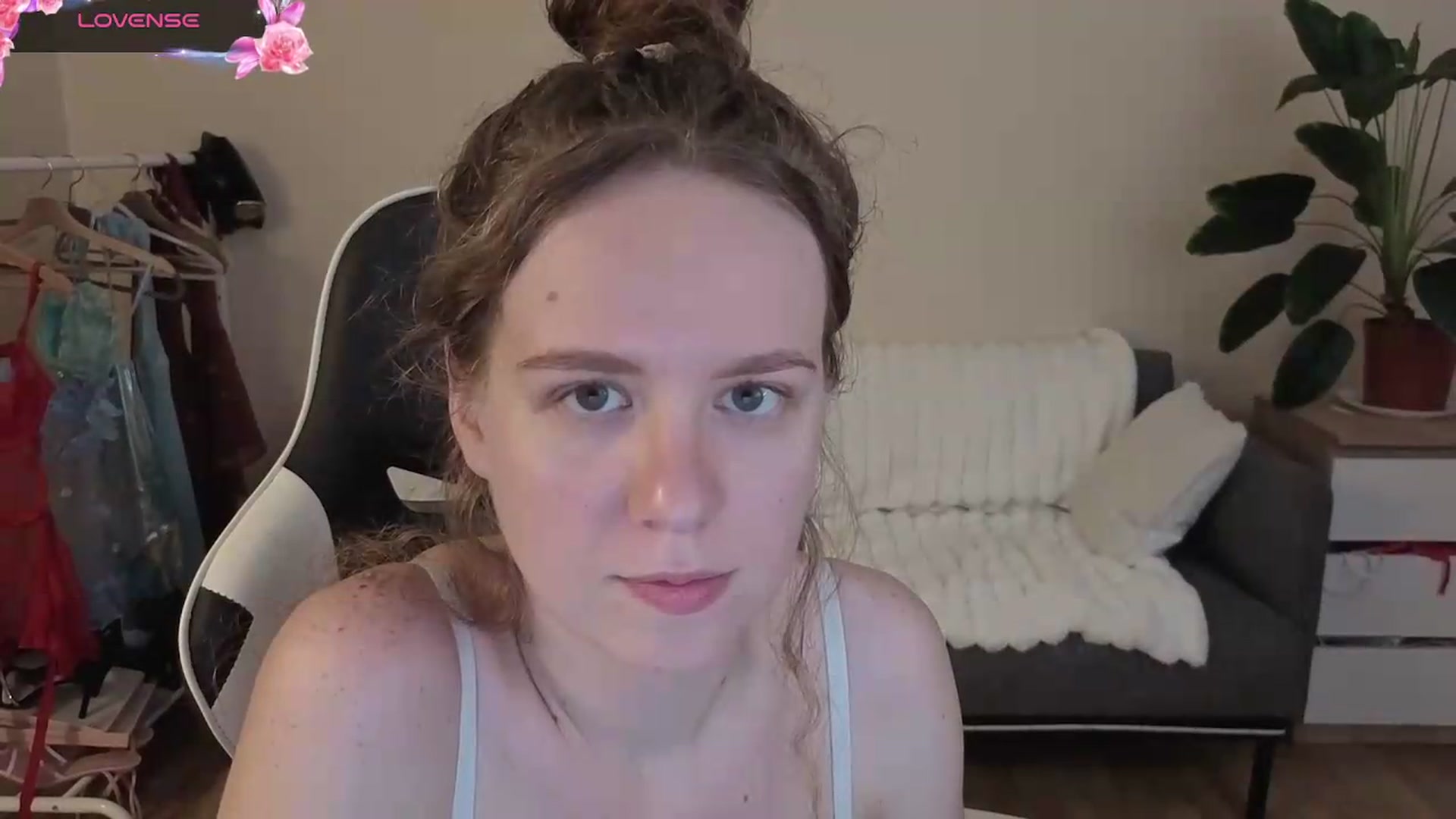 Gallery image thumbnail from BlueFlowerr's myfreecams stream on, 08/28/2026, 24:02 image 7 of 20