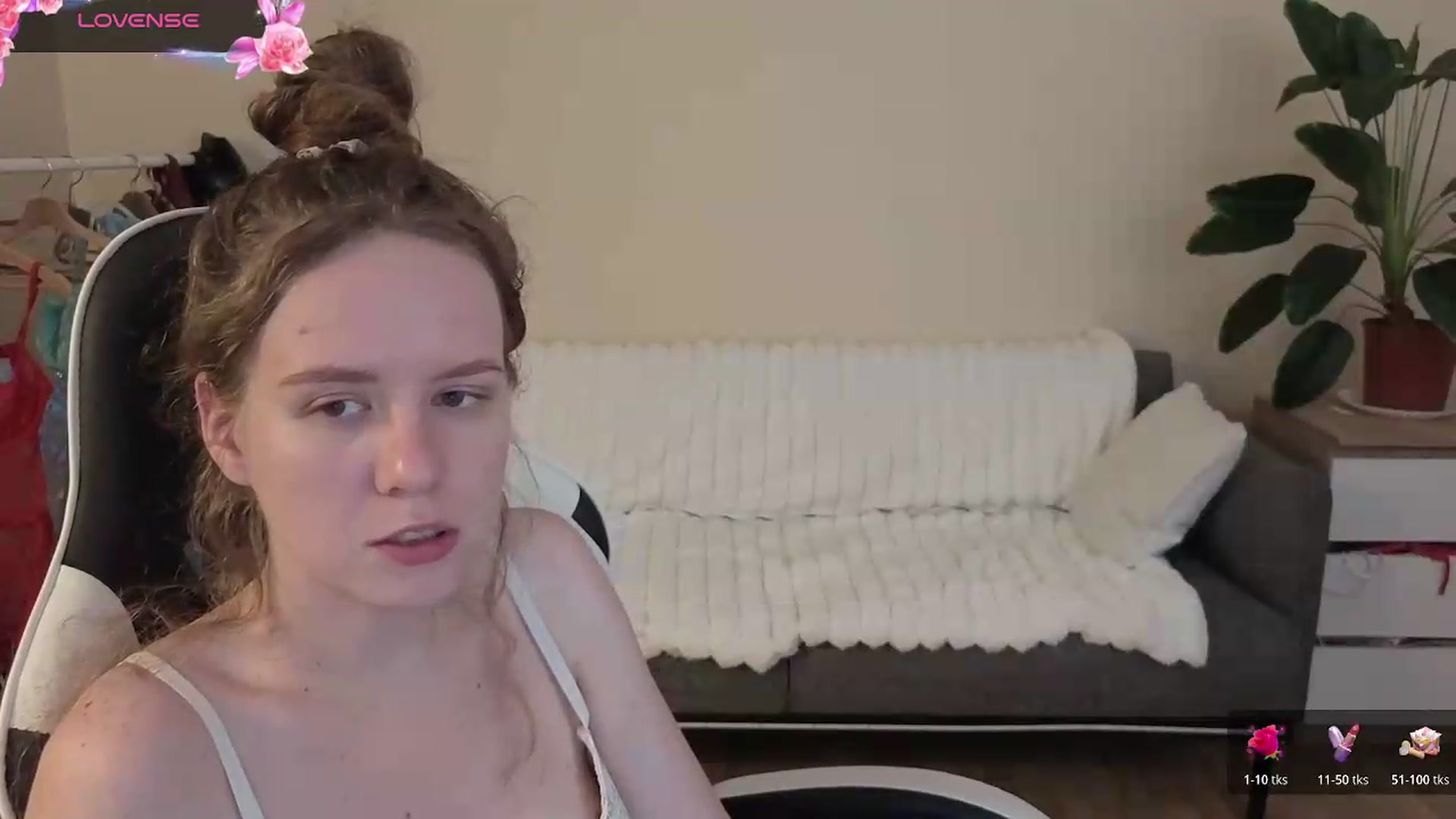 Gallery image thumbnail from BlueFlowerr's myfreecams stream on, 08/28/2026, 24:02 image 14 of 20