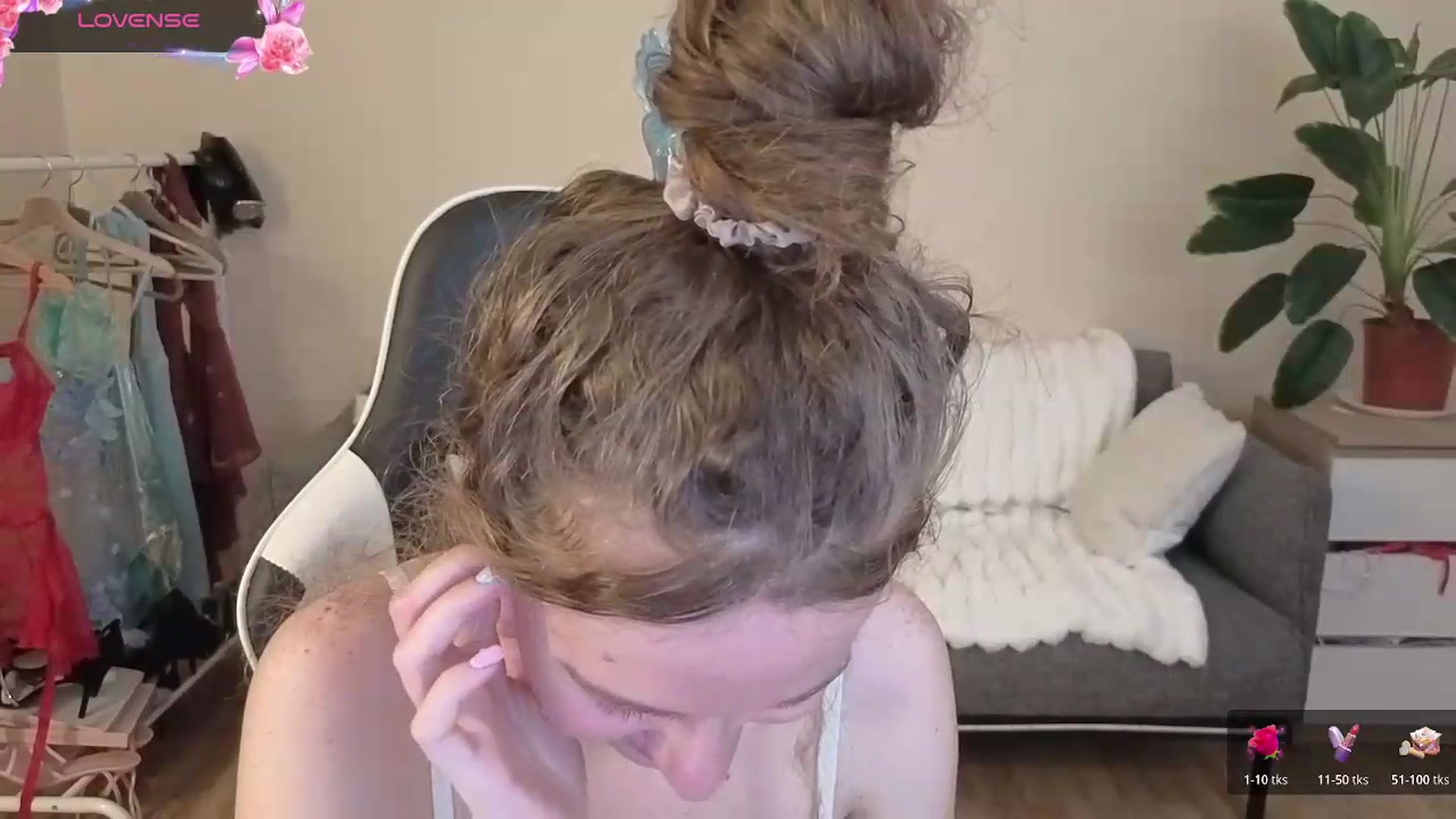 Gallery image thumbnail from BlueFlowerr's myfreecams stream on, 08/28/2026, 24:02 image 3 of 20