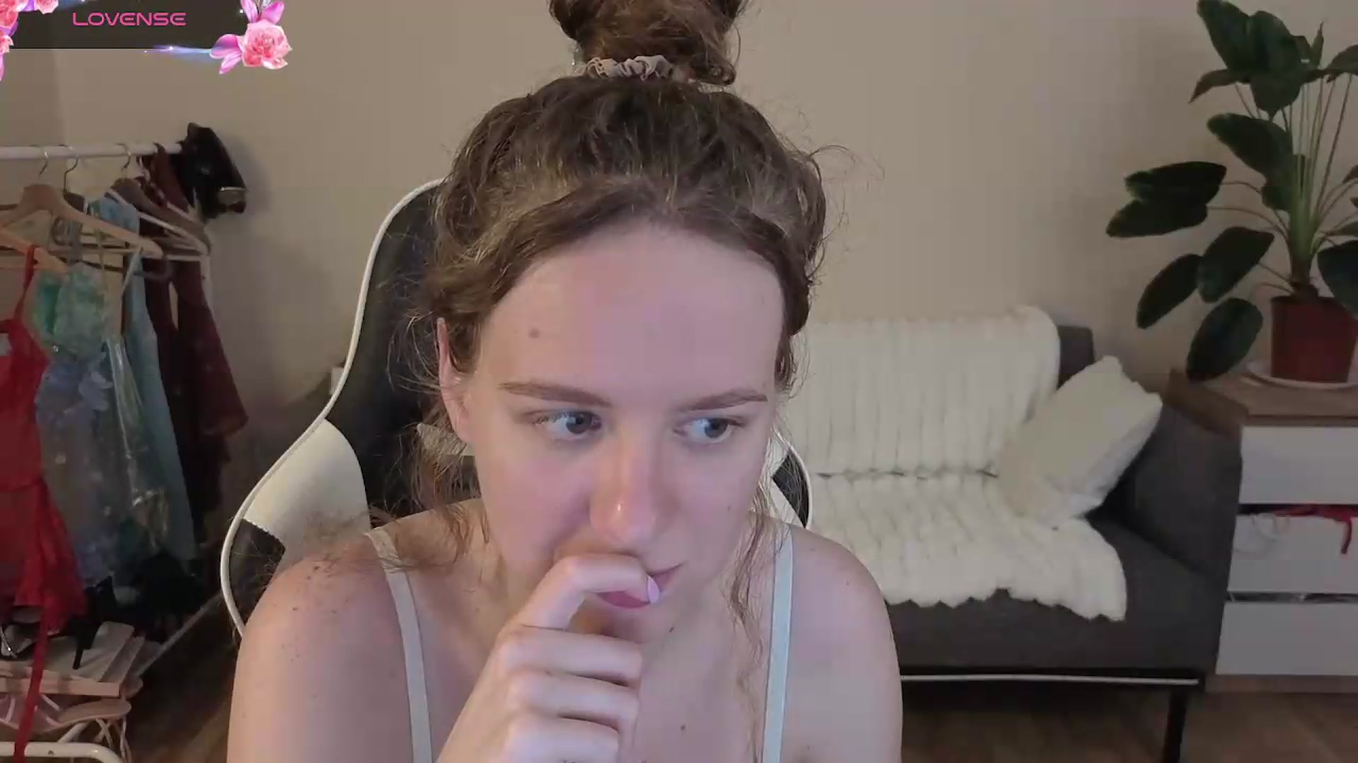 Gallery image thumbnail from BlueFlowerr's myfreecams stream on, 08/28/2026, 24:02 image 2 of 20