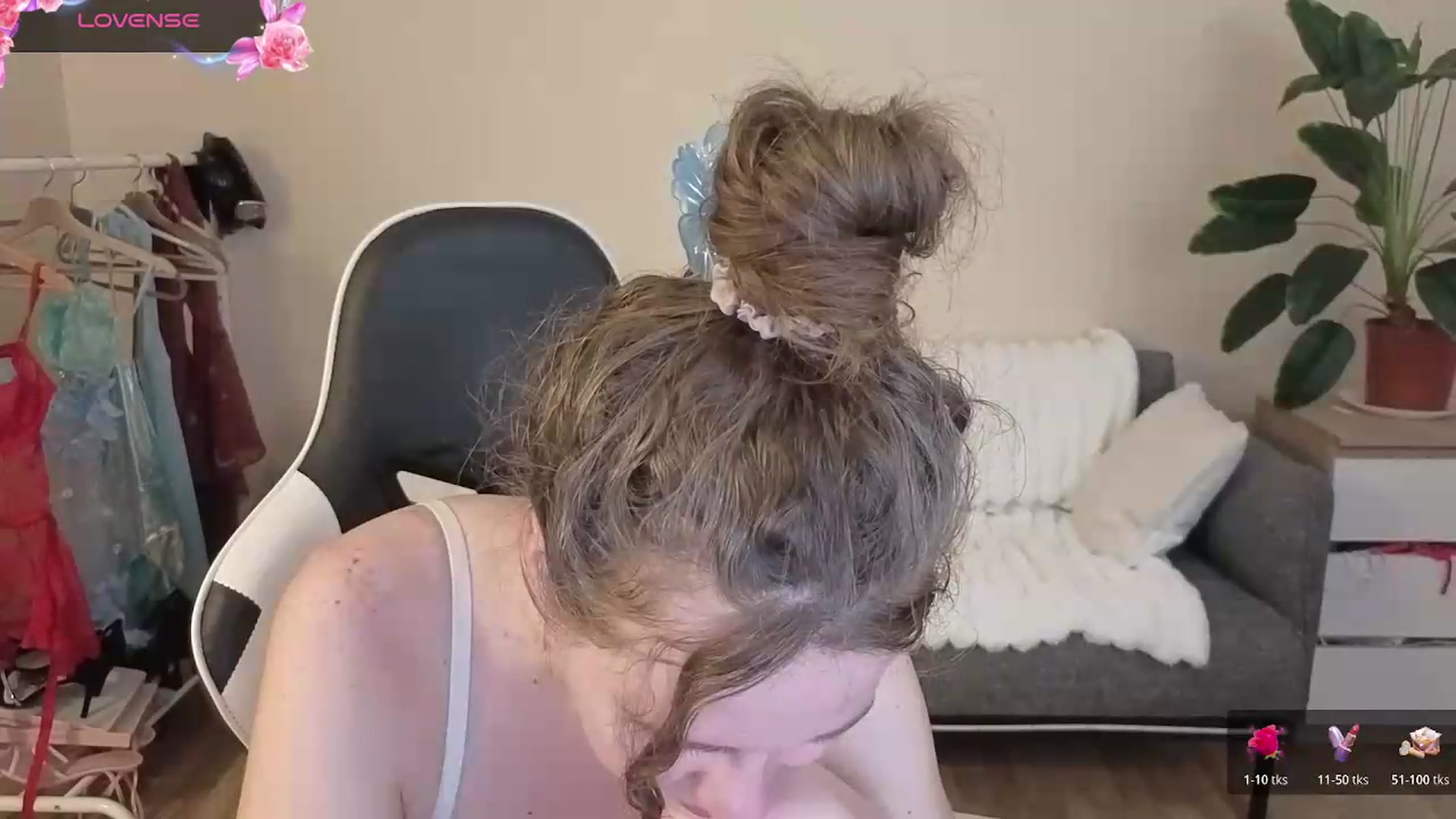 Gallery image thumbnail from BlueFlowerr's myfreecams stream on, 08/28/2026, 24:28 image 10 of 20