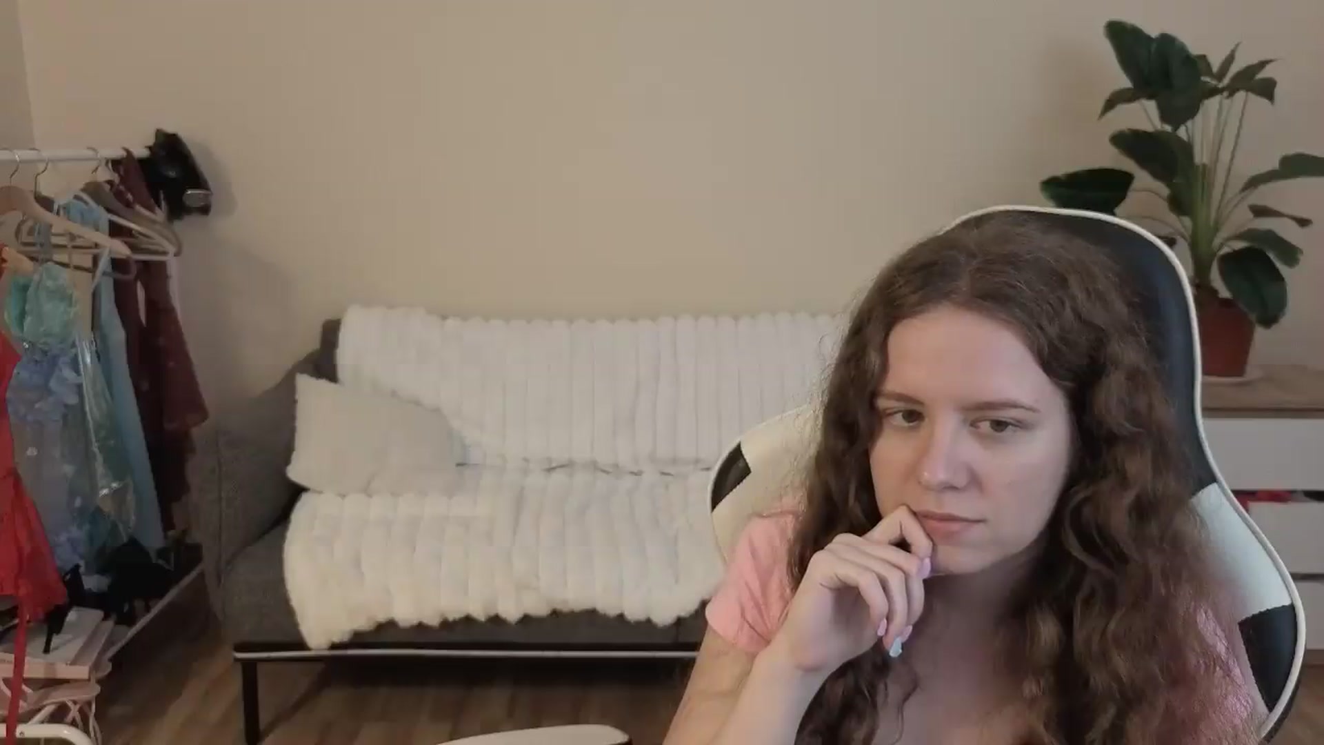 Gallery image thumbnail from BlueFlowerr's myfreecams stream on, 08/28/2026, 17:44 image 8 of 20