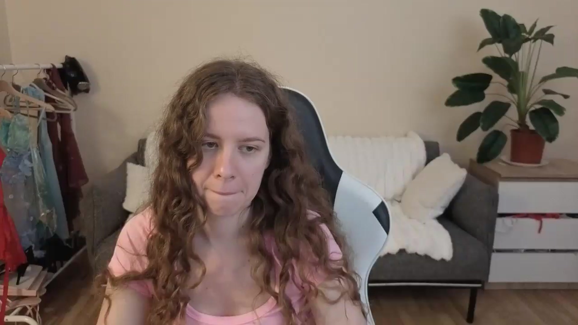 Gallery image thumbnail from BlueFlowerr's myfreecams stream on, 08/28/2026, 17:44 image 2 of 20
