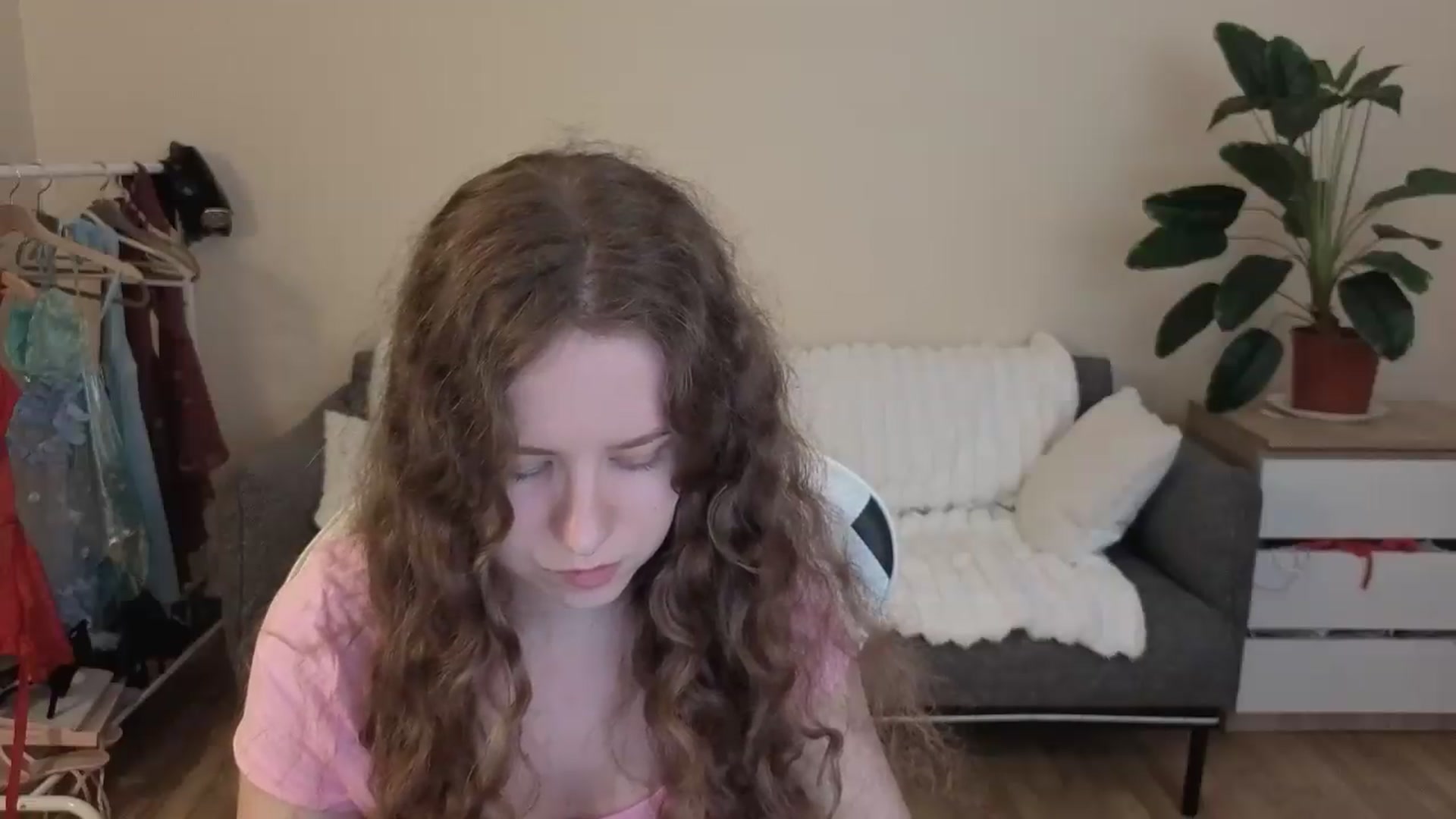 Gallery image thumbnail from BlueFlowerr's myfreecams stream on, 08/28/2026, 17:44 image 16 of 20