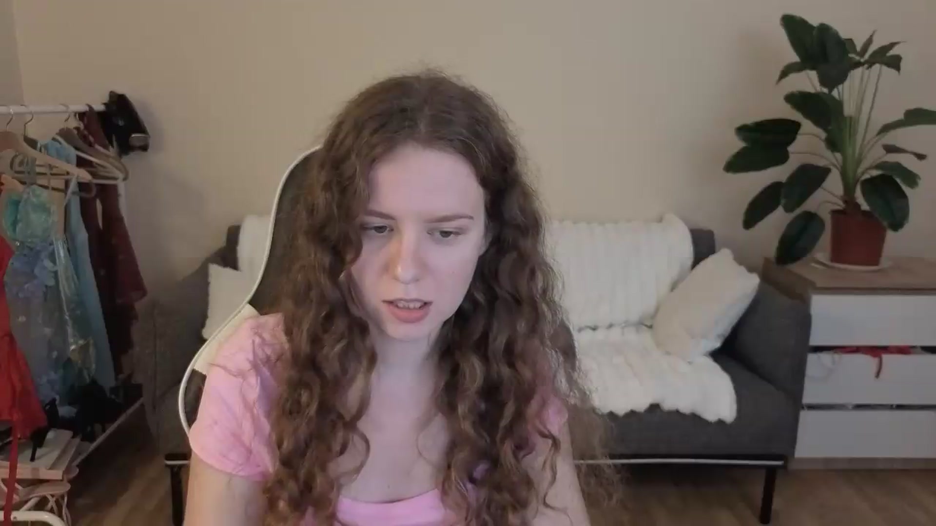 Gallery image thumbnail from BlueFlowerr's myfreecams stream on, 08/28/2026, 17:44 image 18 of 20