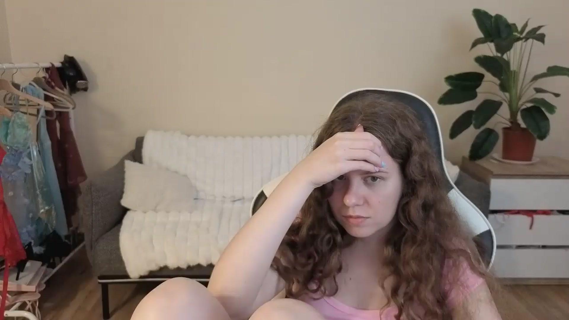 Gallery image thumbnail from BlueFlowerr's myfreecams stream on, 08/28/2026, 17:44 image 6 of 20