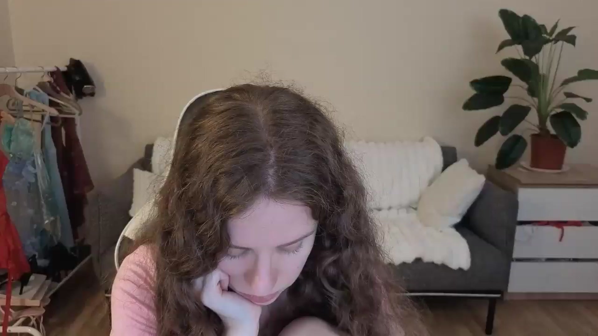Gallery image thumbnail from BlueFlowerr's myfreecams stream on, 08/28/2026, 17:44 image 13 of 20
