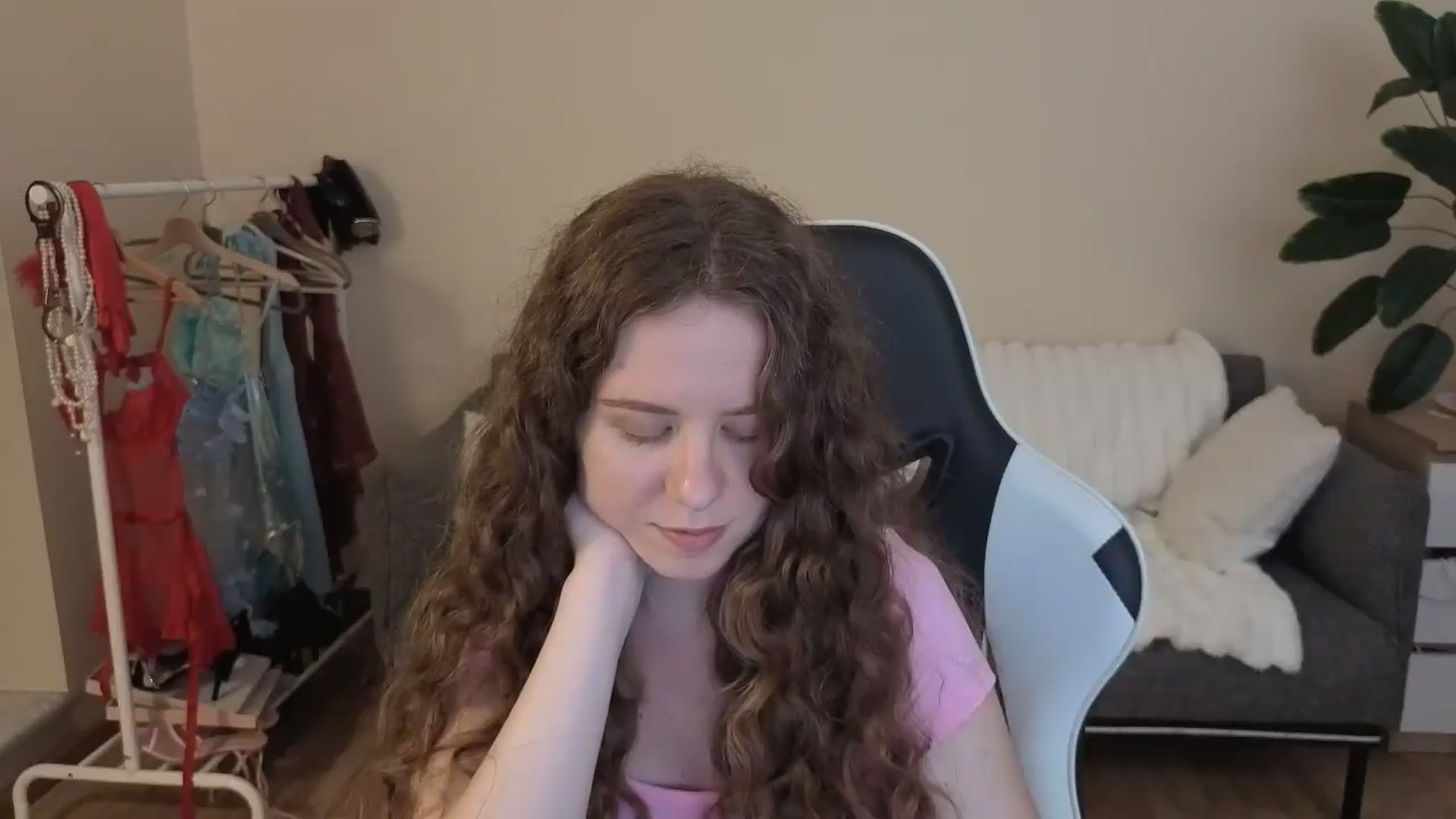 Gallery image thumbnail from BlueFlowerr's myfreecams stream on, 08/28/2026, 18:41 image 7 of 20