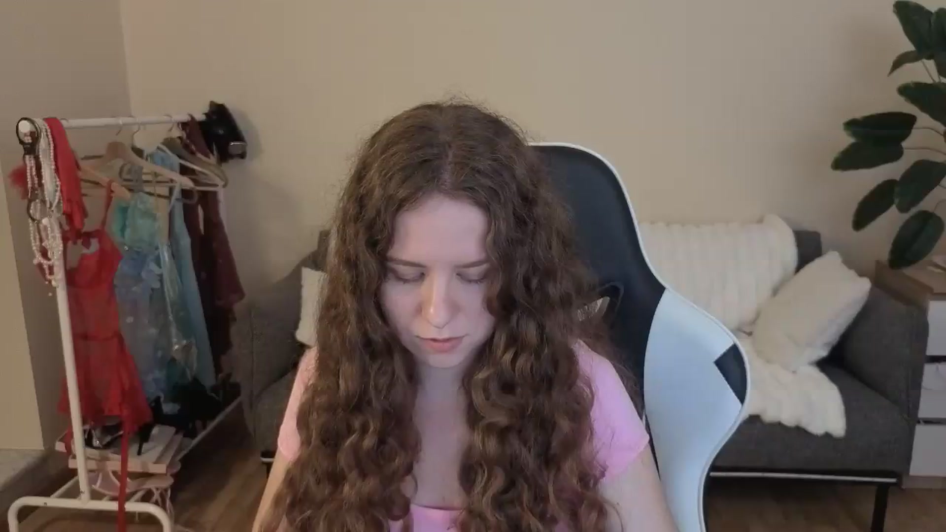 Gallery image thumbnail from BlueFlowerr's myfreecams stream on, 08/28/2026, 18:41 image 12 of 20