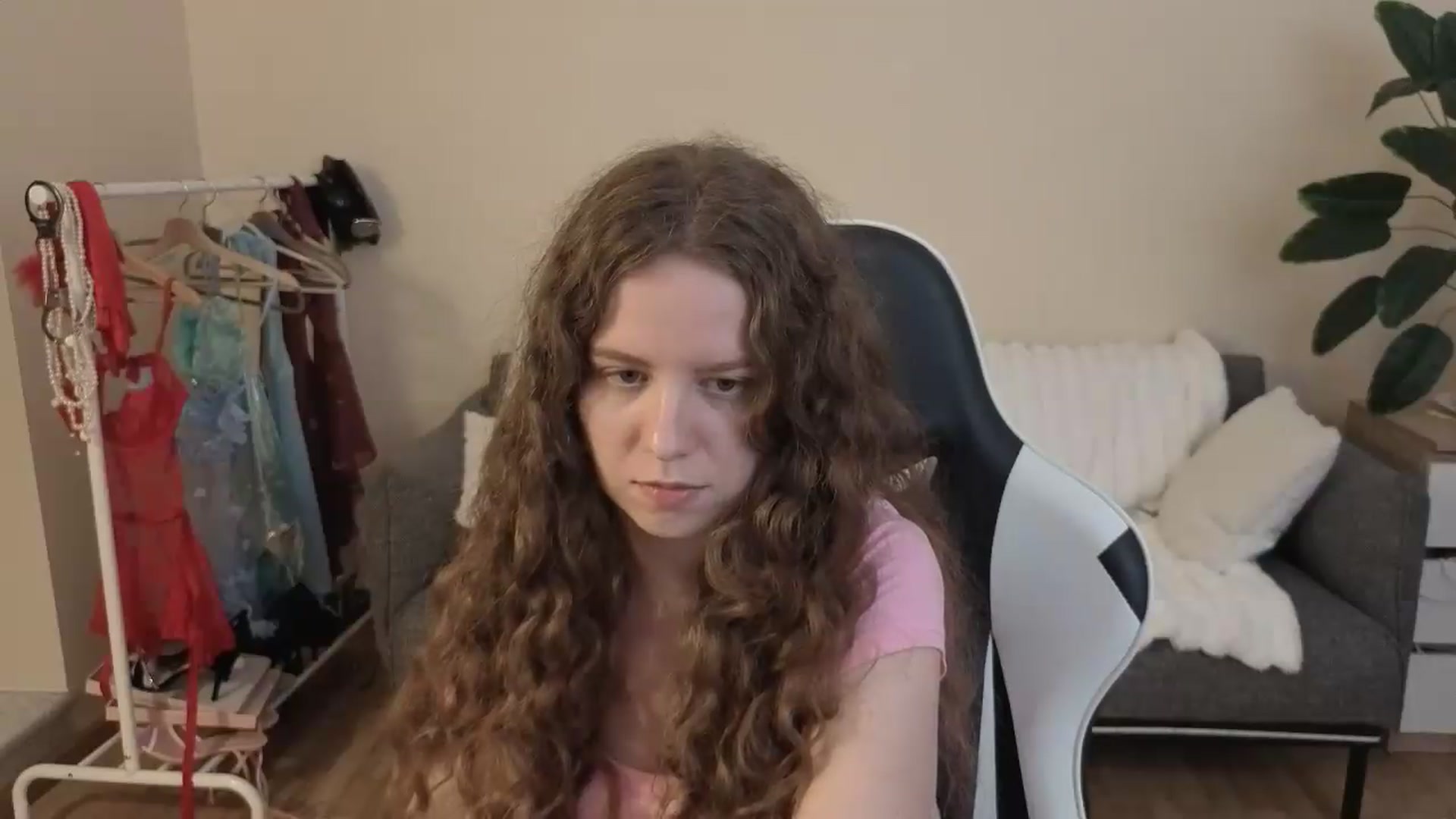 Gallery image thumbnail from BlueFlowerr's myfreecams stream on, 08/28/2026, 18:41 image 11 of 20