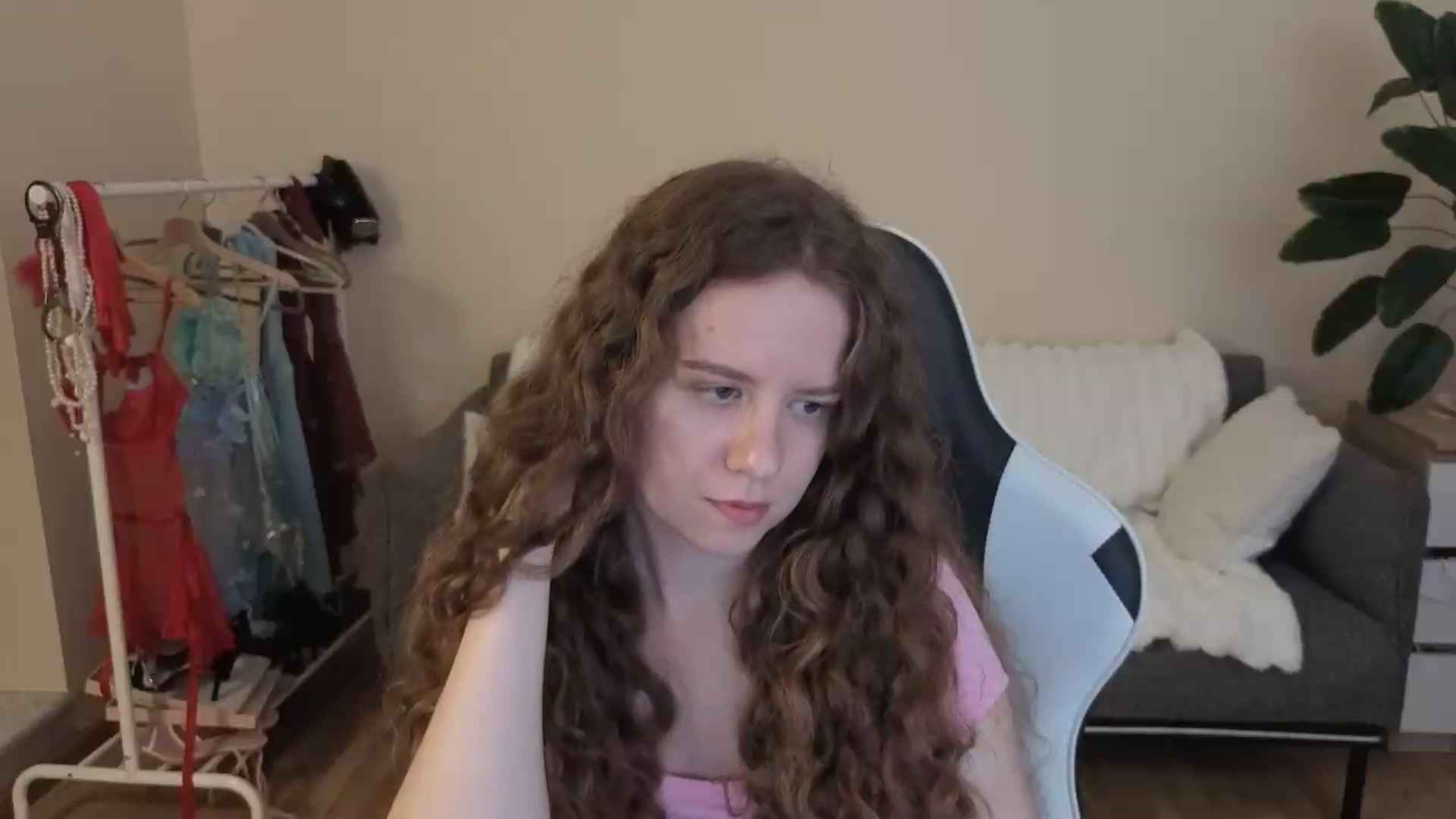 Gallery image thumbnail from BlueFlowerr's myfreecams stream on, 08/28/2026, 18:41 image 2 of 20
