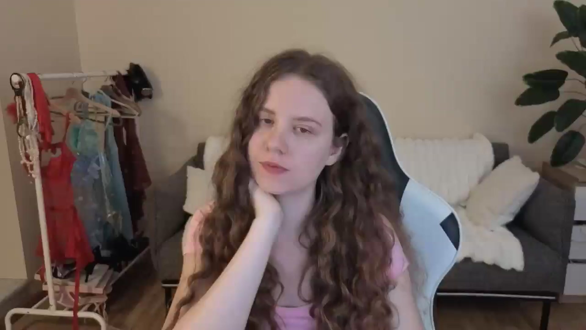 Gallery image thumbnail from BlueFlowerr's myfreecams stream on, 08/28/2026, 18:41 image 1 of 20