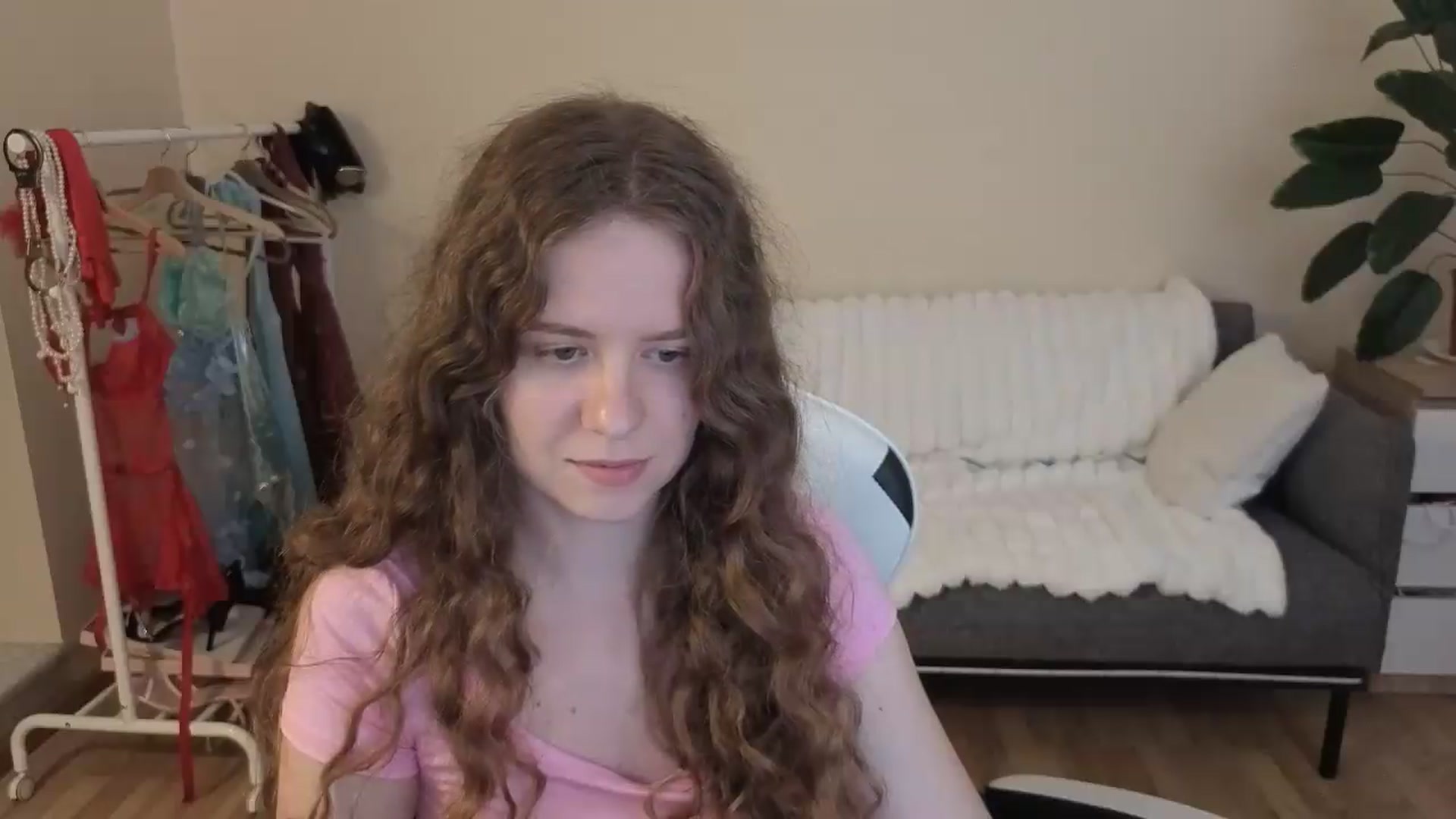 Gallery image thumbnail from BlueFlowerr's myfreecams stream on, 08/28/2026, 20:29 image 14 of 20