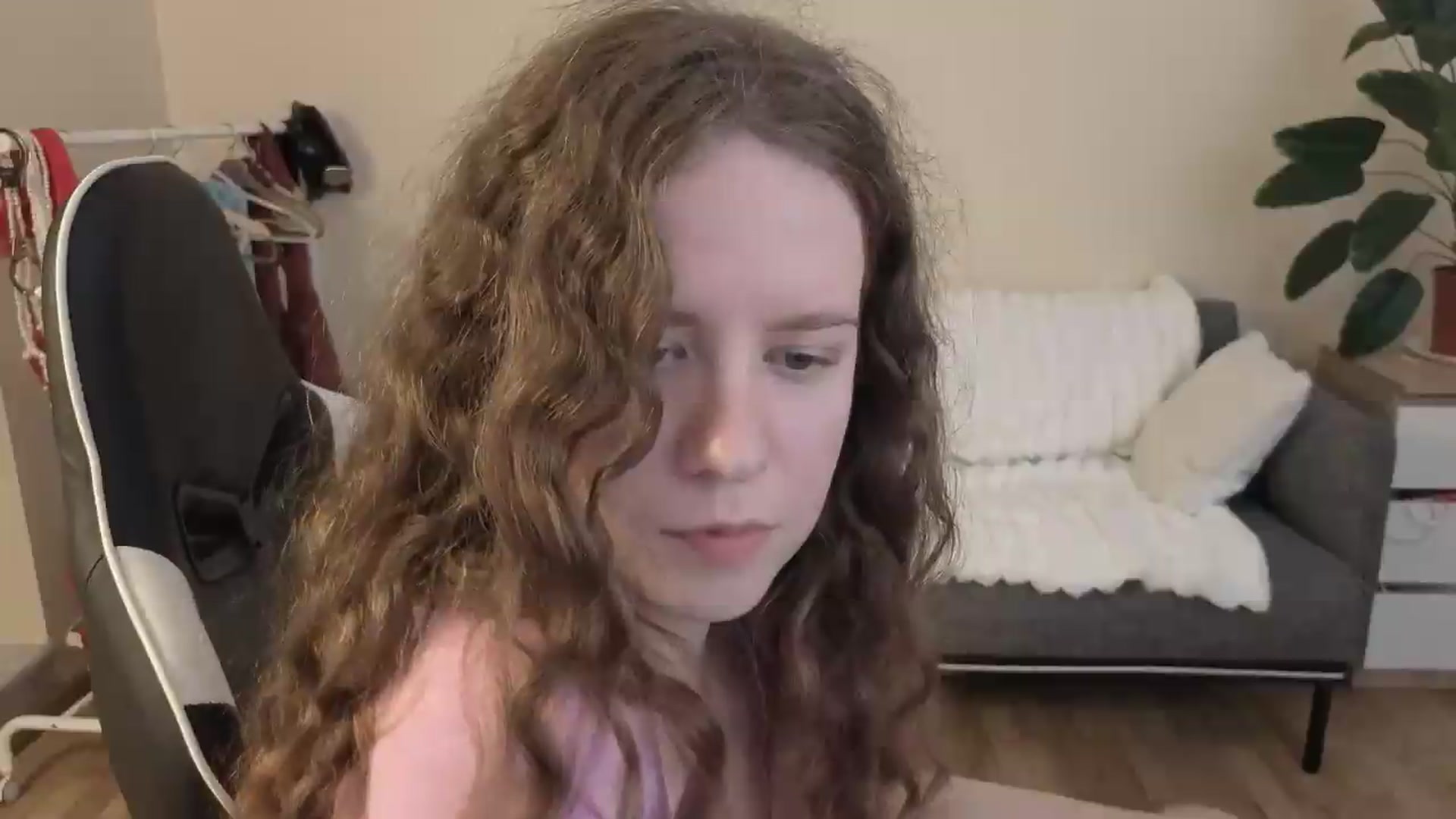 Gallery image thumbnail from BlueFlowerr's myfreecams stream on, 08/28/2026, 20:29 image 17 of 20