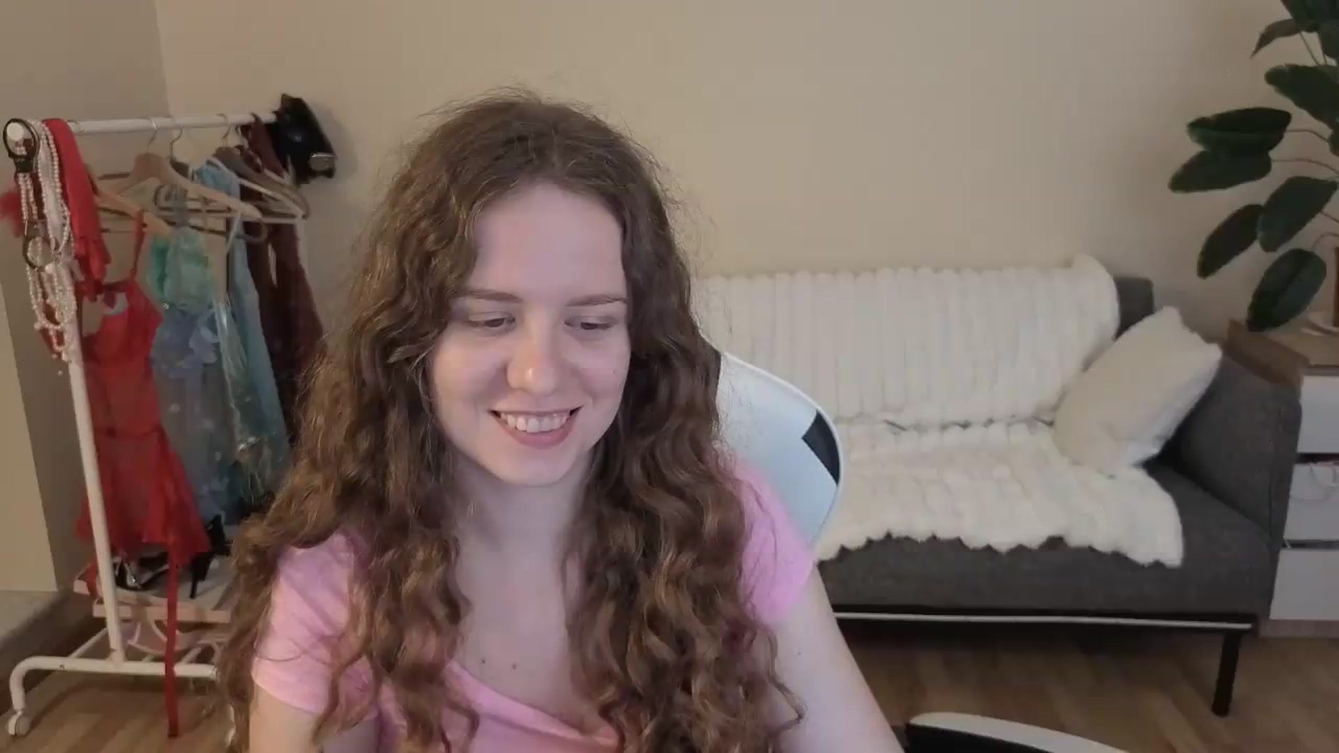Gallery image thumbnail from BlueFlowerr's myfreecams stream on, 08/28/2026, 20:29 image 15 of 20