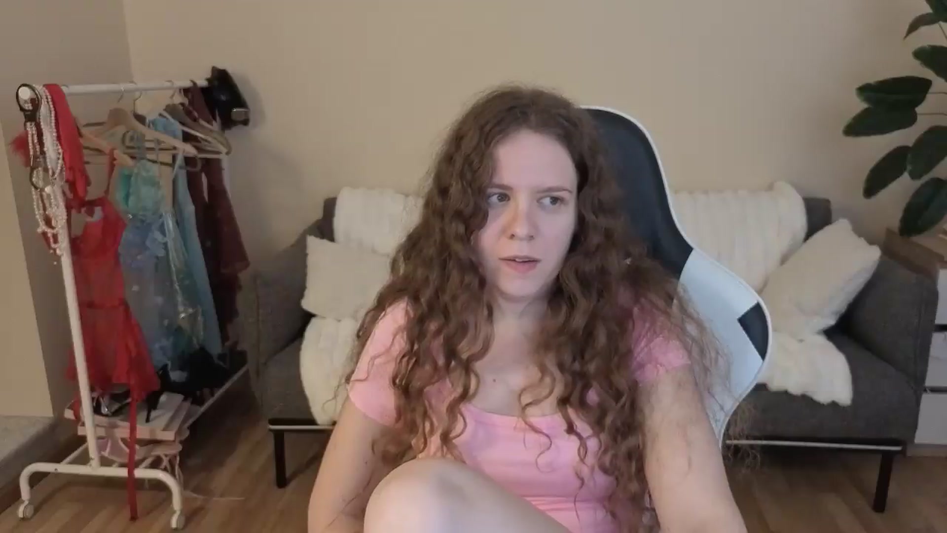 Gallery image thumbnail from BlueFlowerr's myfreecams stream on, 08/28/2026, 20:29 image 18 of 20