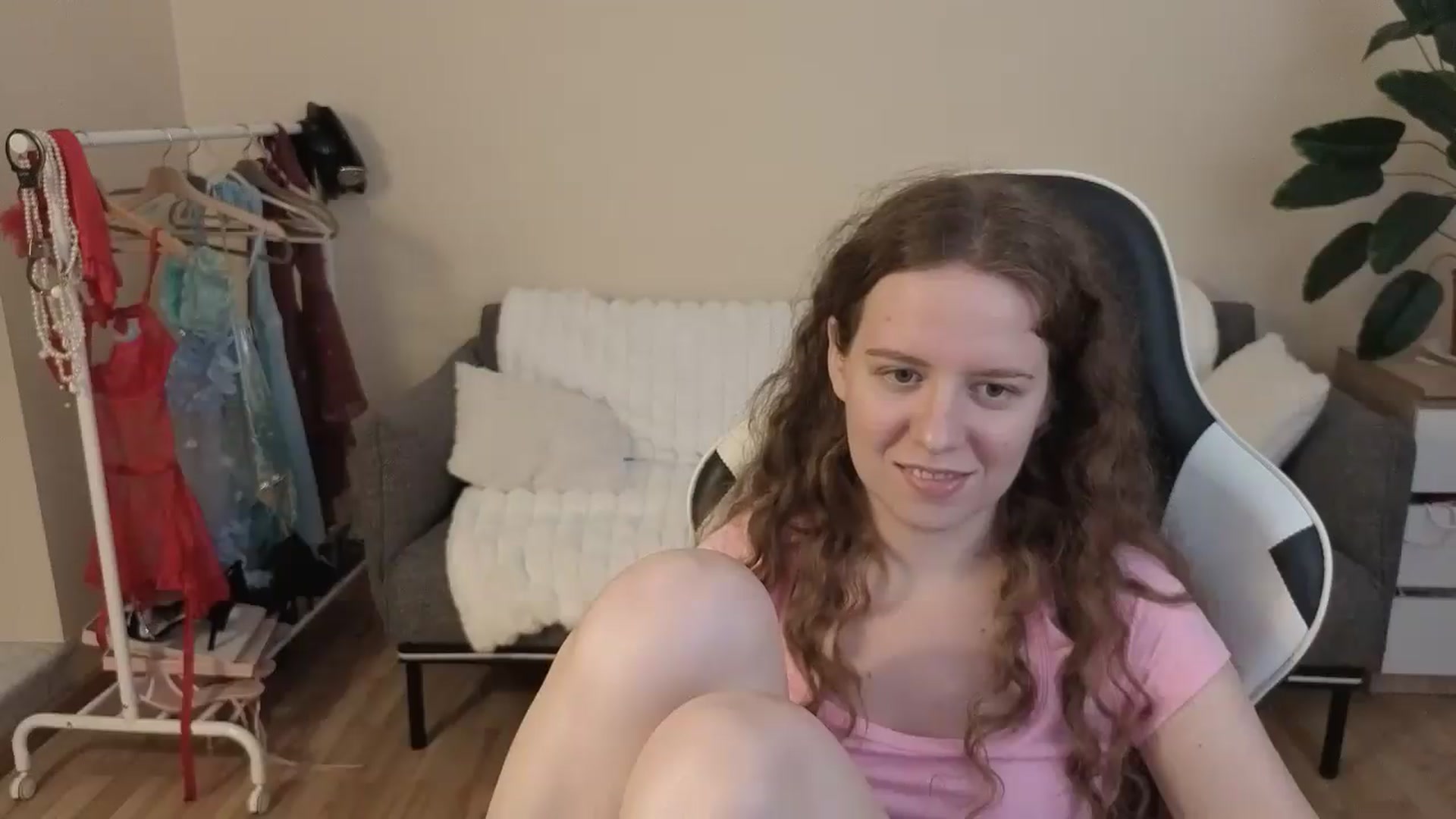 Gallery image thumbnail from BlueFlowerr's myfreecams stream on, 08/28/2026, 20:29 image 5 of 20