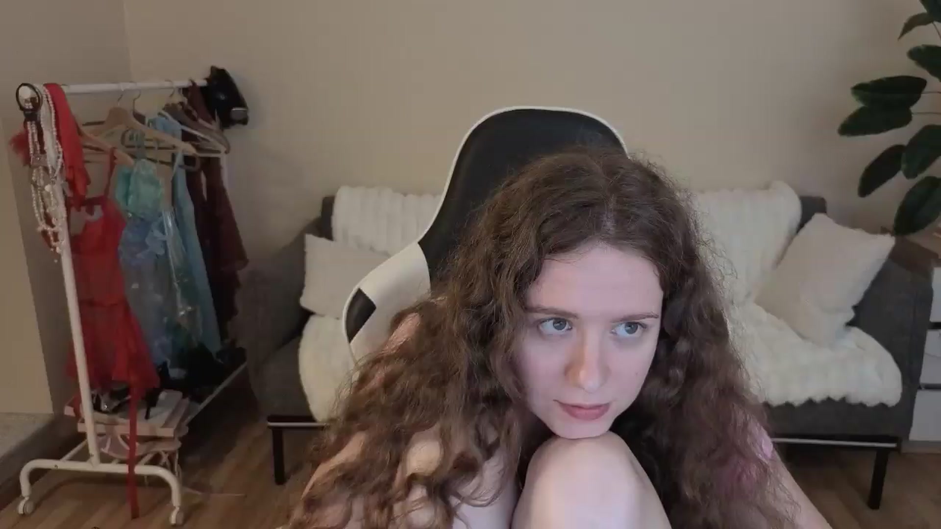 Gallery image thumbnail from BlueFlowerr's myfreecams stream on, 08/28/2026, 21:43 image 1 of 20
