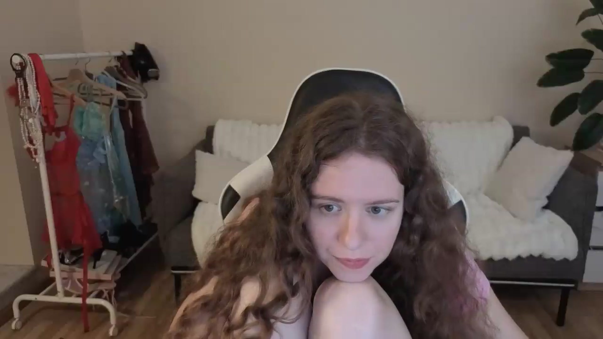 Gallery image thumbnail from BlueFlowerr's myfreecams stream on, 08/28/2026, 21:43 image 3 of 20