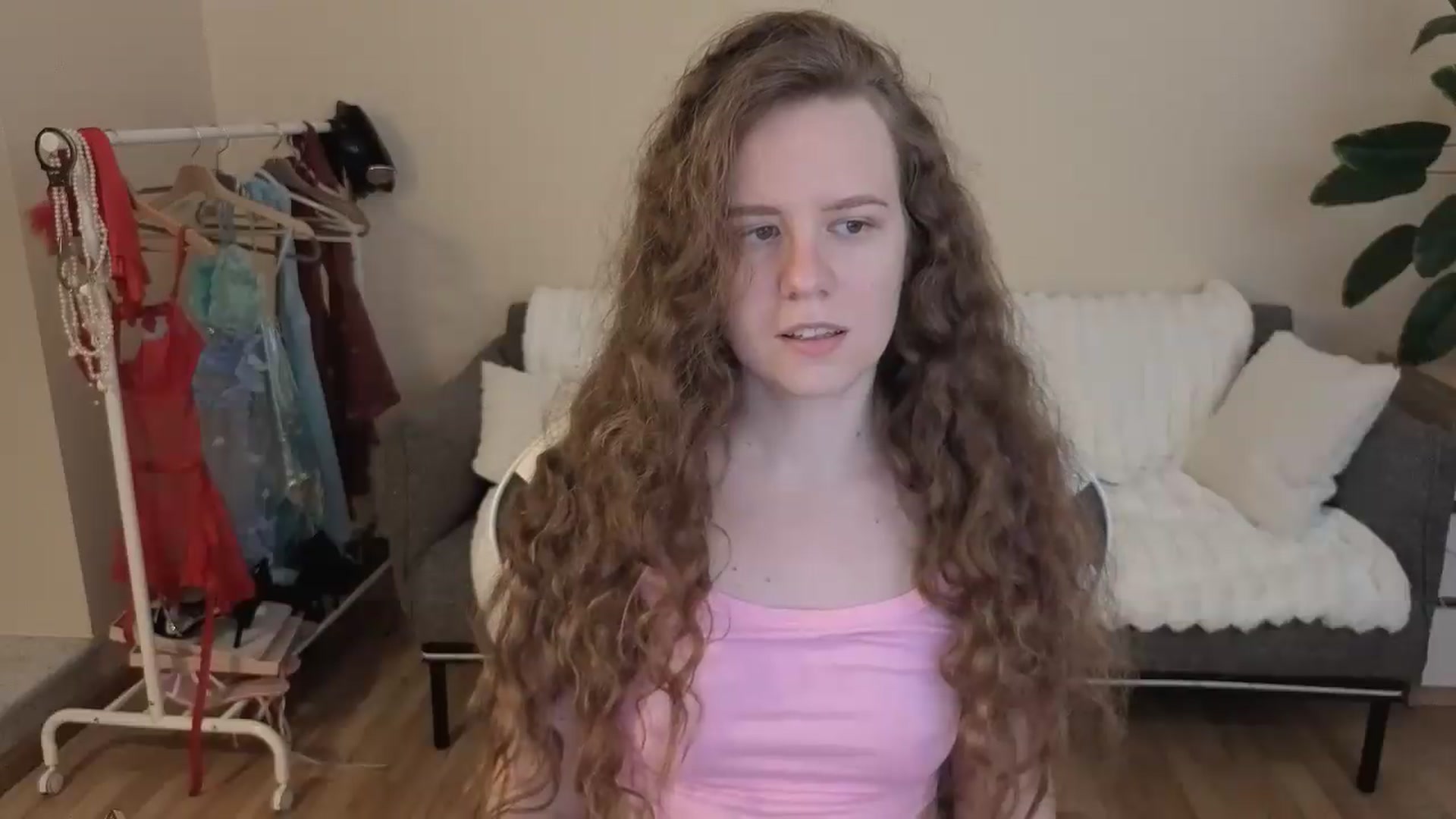 Gallery image thumbnail from BlueFlowerr's myfreecams stream on, 08/28/2026, 23:03 image 19 of 20