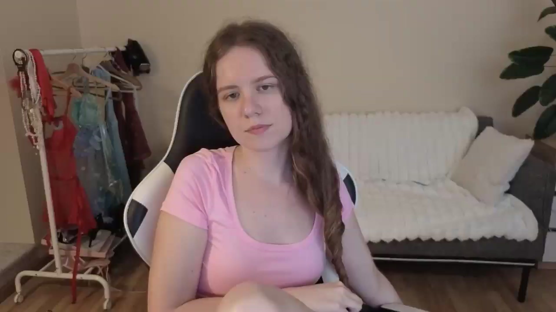 Gallery image thumbnail from BlueFlowerr's myfreecams stream on, 08/28/2026, 23:03 image 2 of 20
