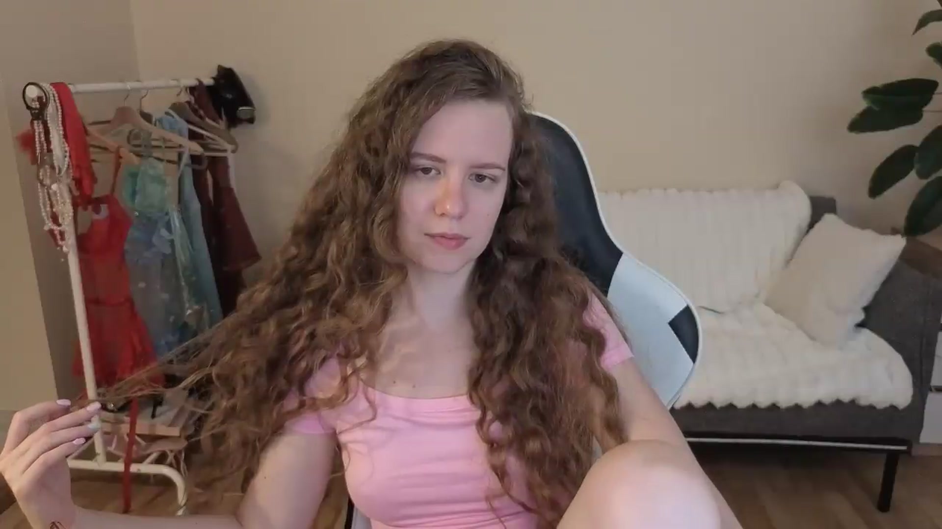 Gallery image thumbnail from BlueFlowerr's myfreecams stream on, 08/28/2026, 23:03 image 20 of 20
