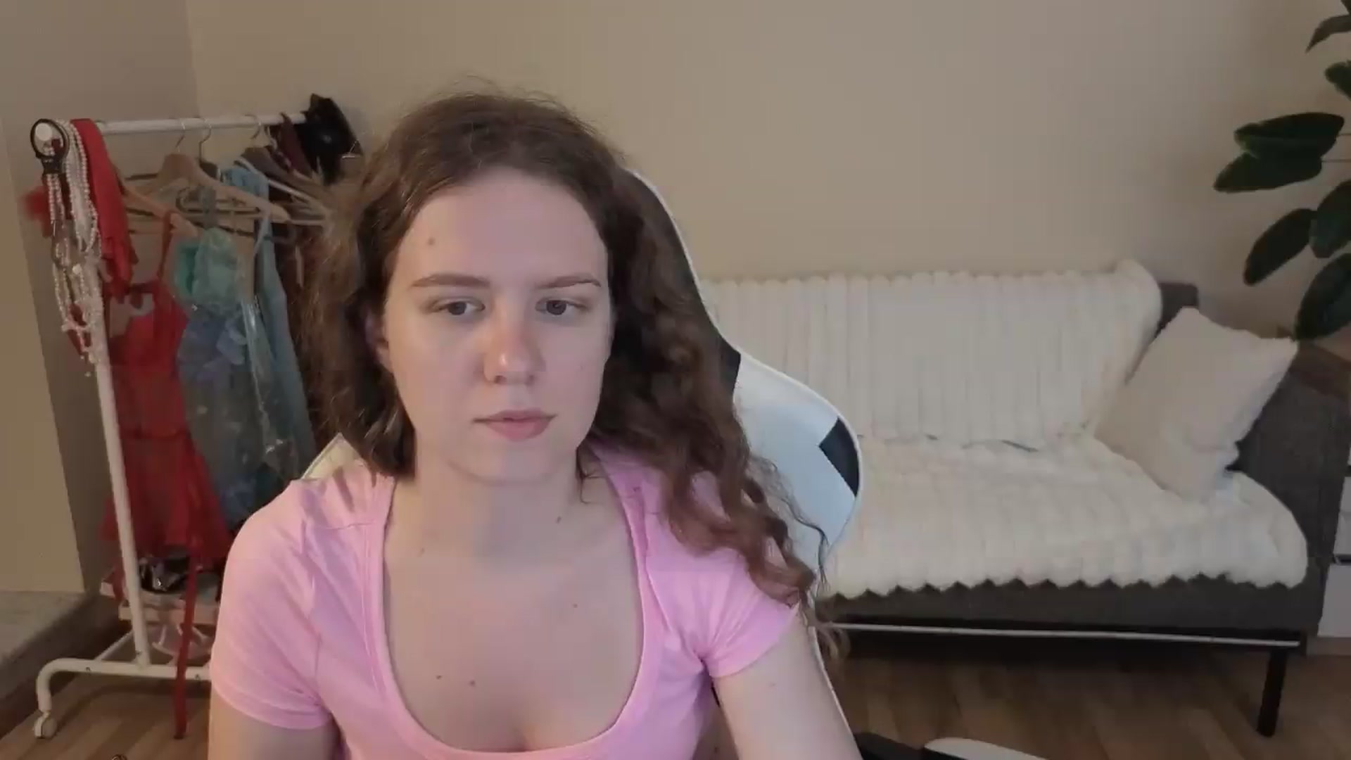 Gallery image thumbnail from BlueFlowerr's myfreecams stream on, 08/28/2026, 23:03 image 7 of 20