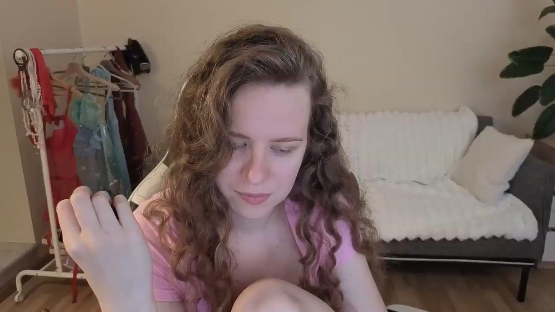 Gallery image thumbnail from BlueFlowerr's myfreecams stream on, 08/28/2026, 23:03 image 16 of 20