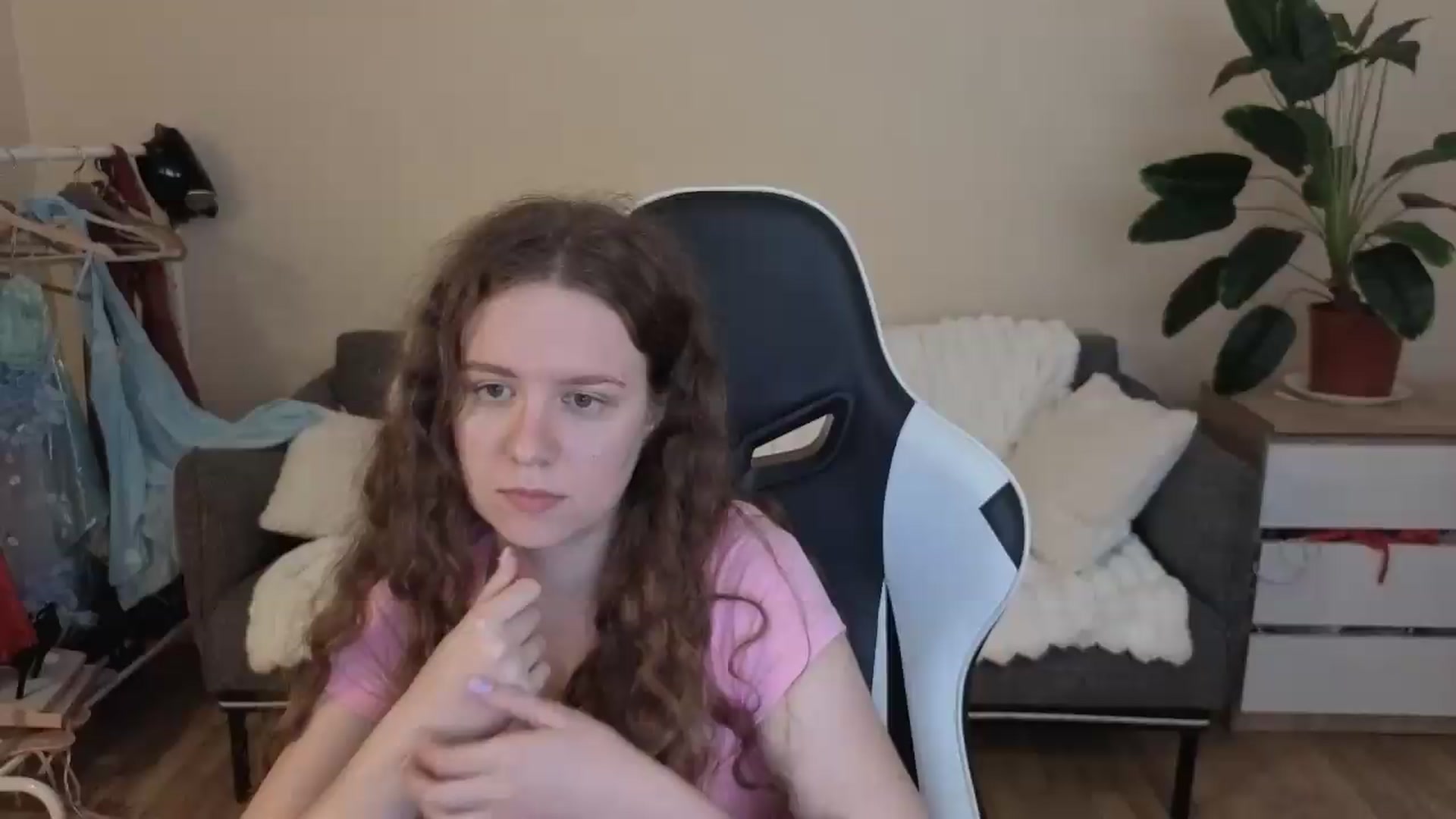 Gallery image thumbnail from BlueFlowerr's myfreecams stream on, 08/29/2026, 24:40 image 11 of 20