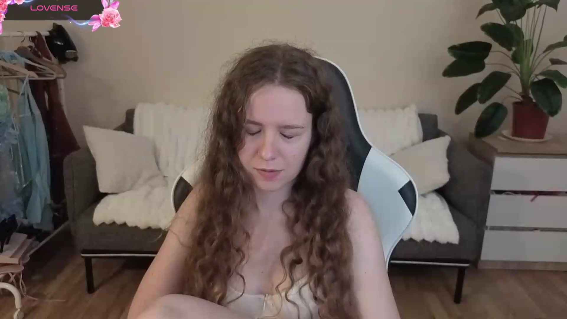 Gallery image thumbnail from BlueFlowerr's myfreecams stream on, 08/30/2026, 24:22 image 3 of 20