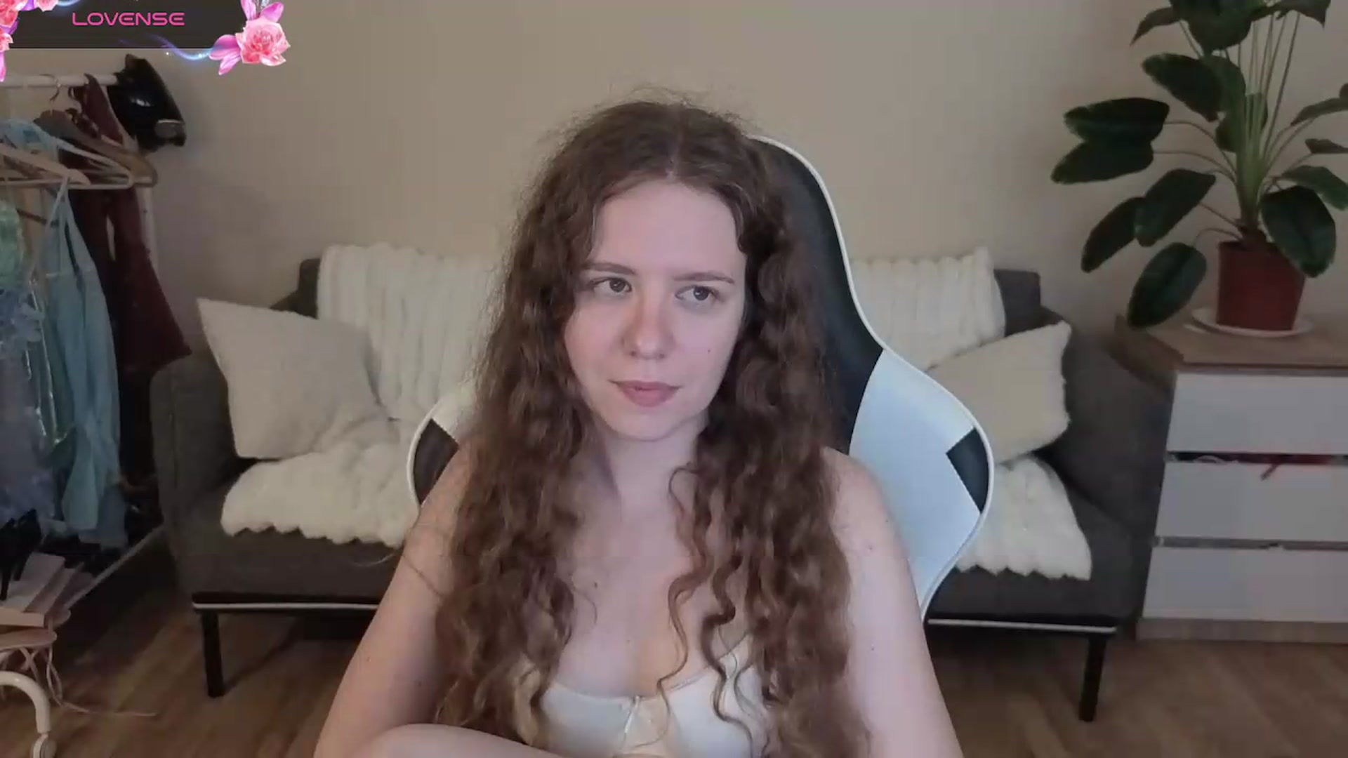 Gallery image thumbnail from BlueFlowerr's myfreecams stream on, 08/30/2026, 24:22 image 4 of 20
