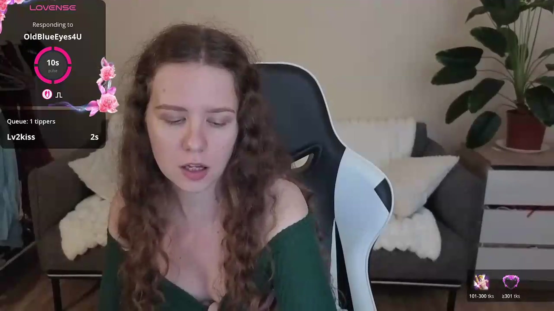 Gallery image thumbnail from BlueFlowerr's myfreecams stream on, 08/30/2026, 20:36 image 16 of 20