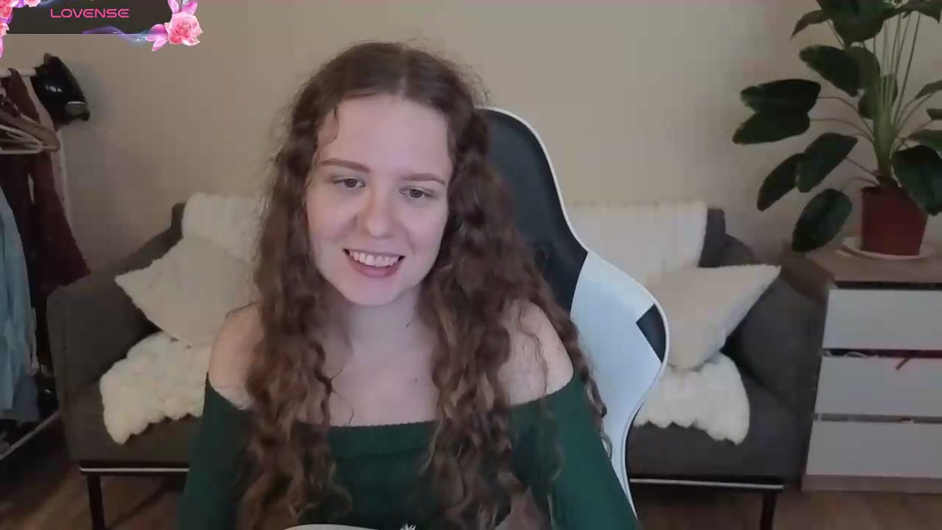 Gallery image thumbnail from BlueFlowerr's myfreecams stream on, 08/30/2026, 20:36 image 7 of 20