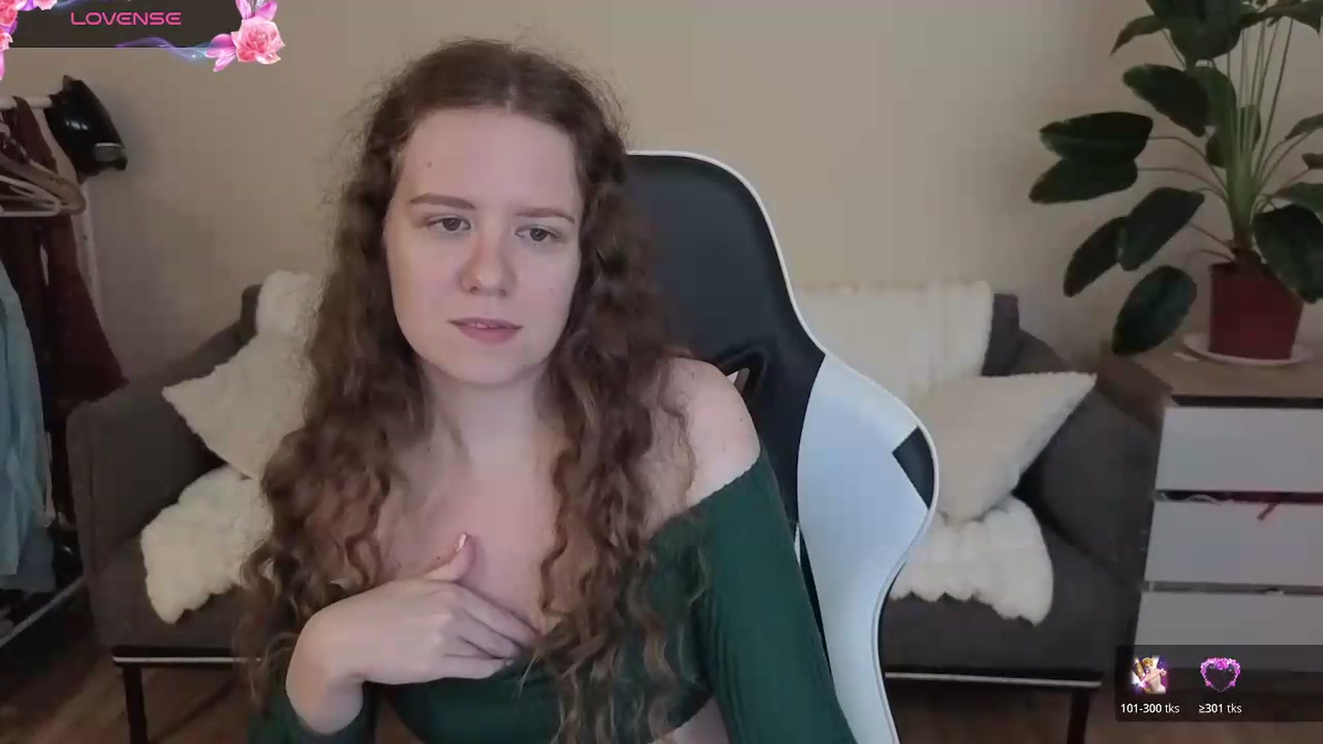 Gallery image thumbnail from BlueFlowerr's myfreecams stream on, 08/30/2026, 20:36 image 18 of 20