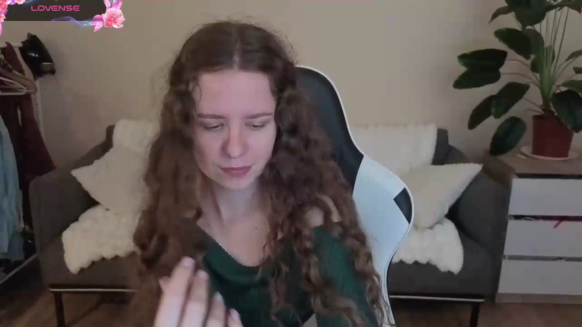 Gallery image thumbnail from BlueFlowerr's myfreecams stream on, 08/30/2026, 20:36 image 4 of 20