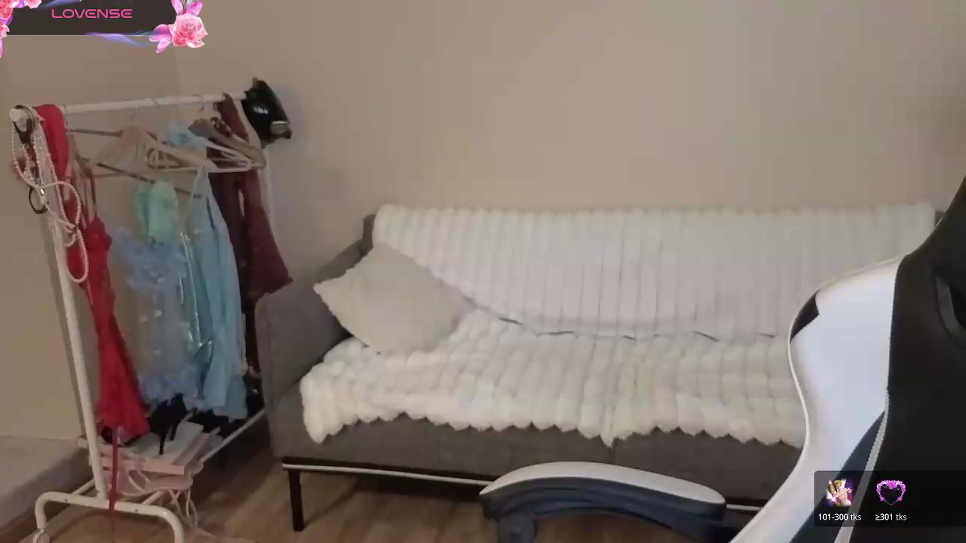Gallery image thumbnail from BlueFlowerr's myfreecams stream on, 08/30/2026, 22:39 image 6 of 20