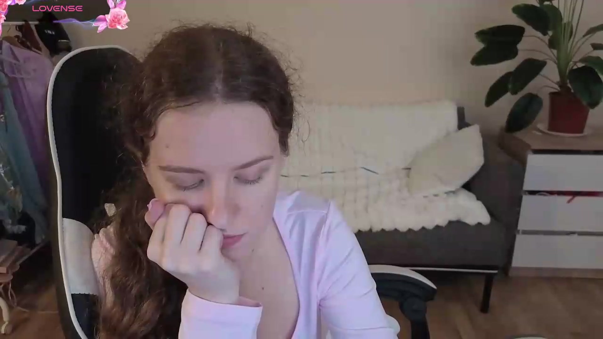 Gallery image thumbnail from BlueFlowerr's myfreecams stream on, 08/31/2026, 19:55 image 16 of 20