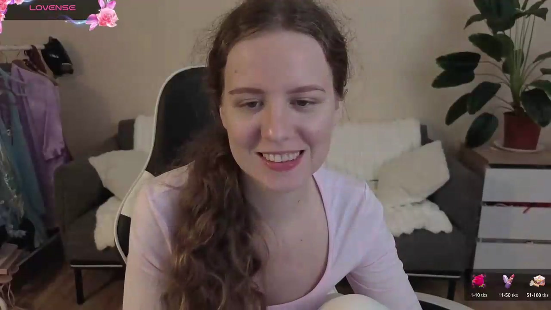 Gallery image thumbnail from BlueFlowerr's myfreecams stream on, 08/31/2026, 21:03 image 5 of 20