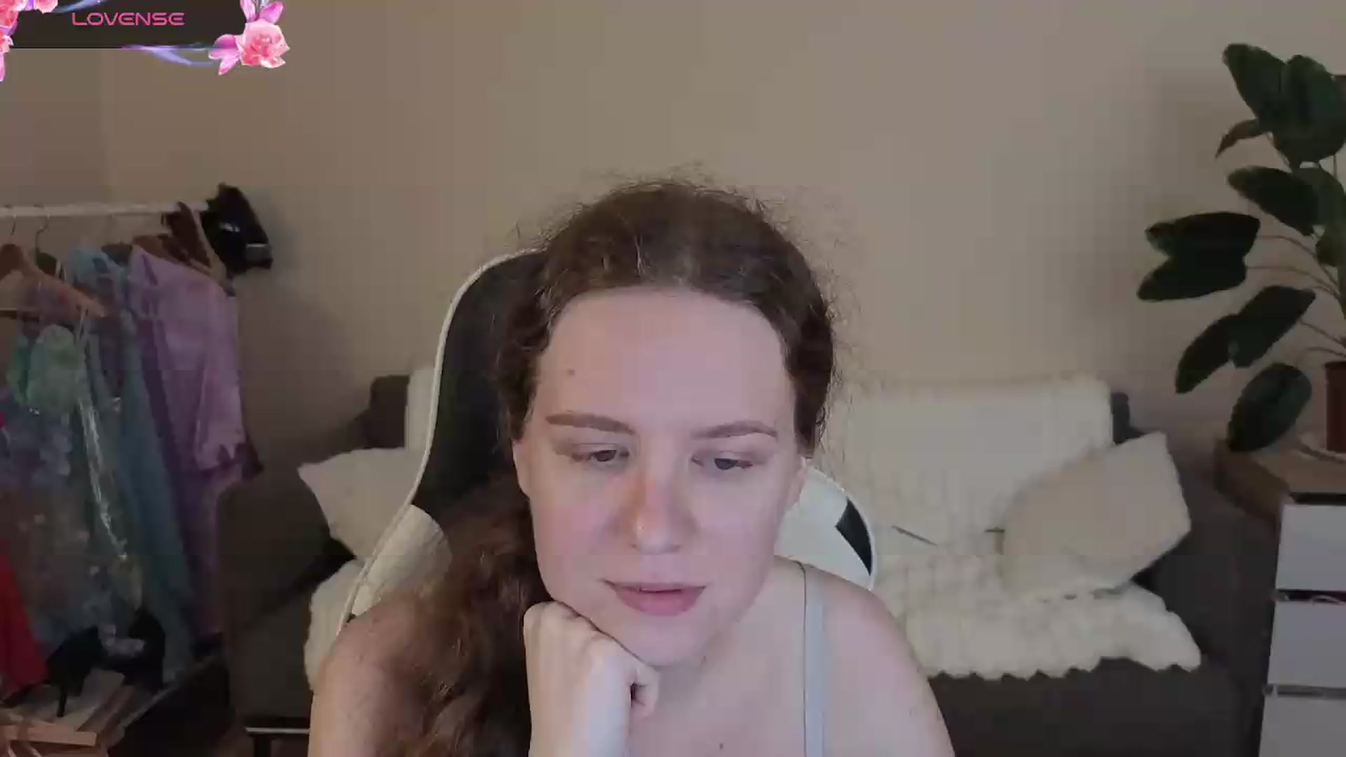 Gallery image thumbnail from BlueFlowerr's myfreecams stream on, 08/31/2026, 21:03 image 20 of 20