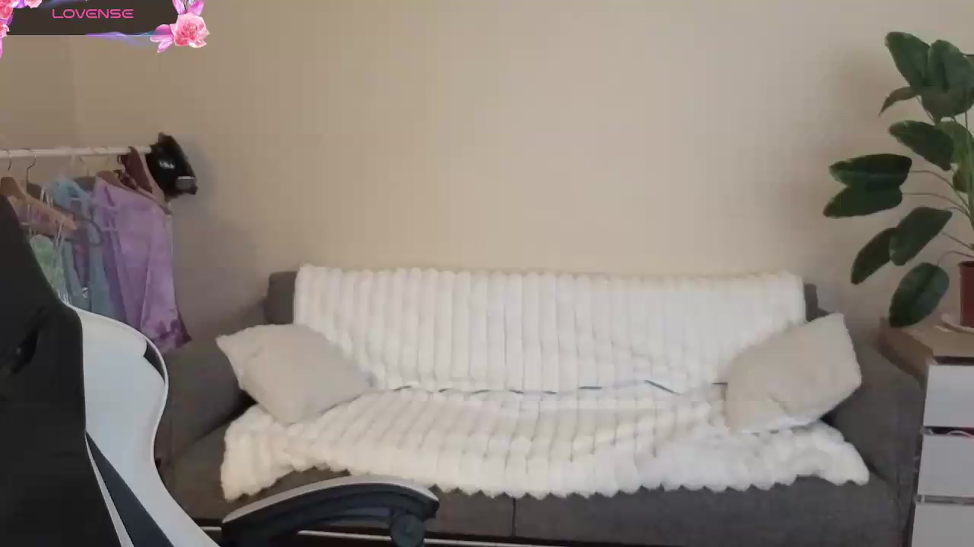 Gallery image thumbnail from BlueFlowerr's myfreecams stream on, 08/31/2026, 22:21 image 1 of 20