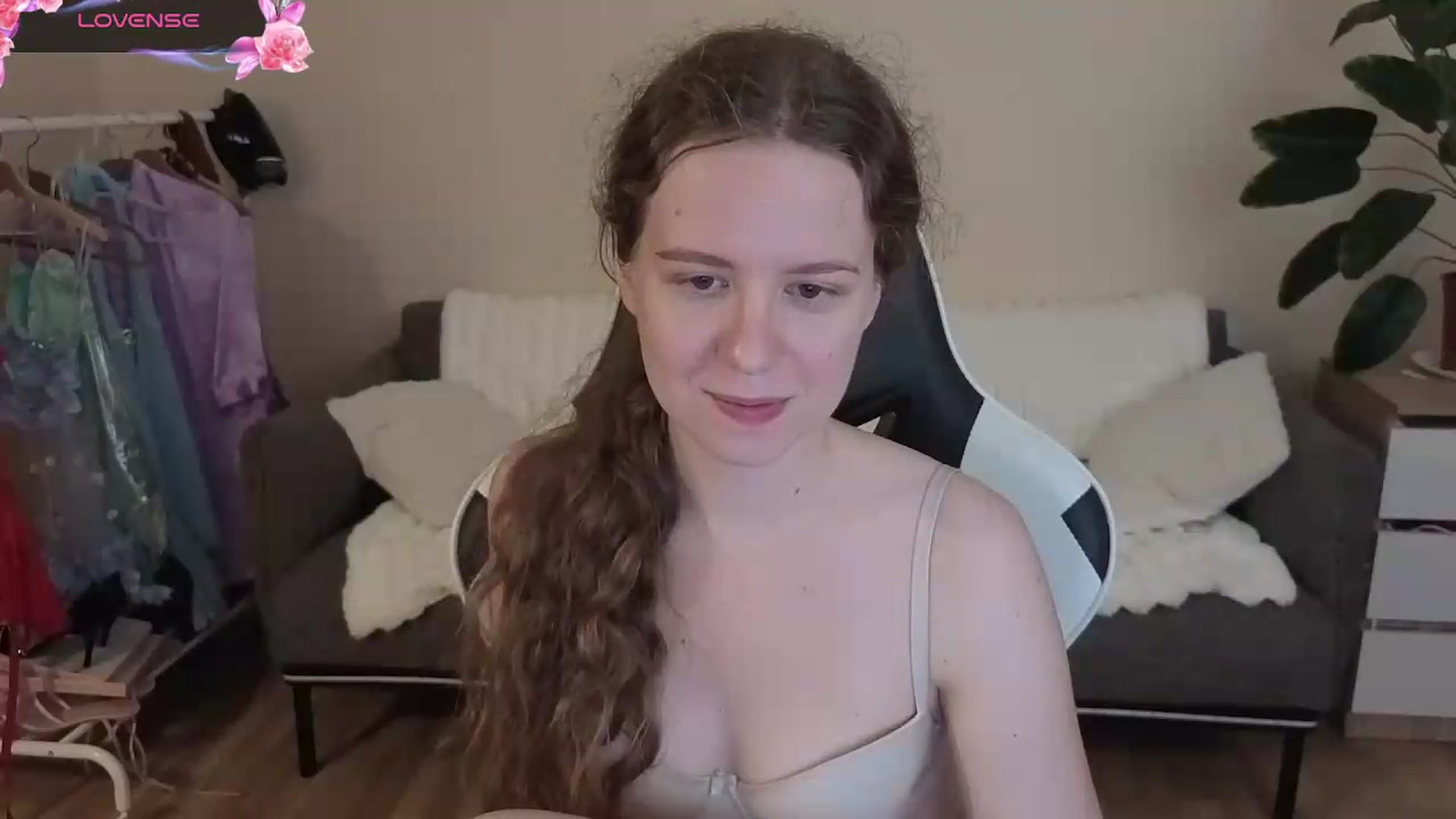 Gallery image thumbnail from BlueFlowerr's myfreecams stream on, 08/31/2026, 22:21 image 18 of 20
