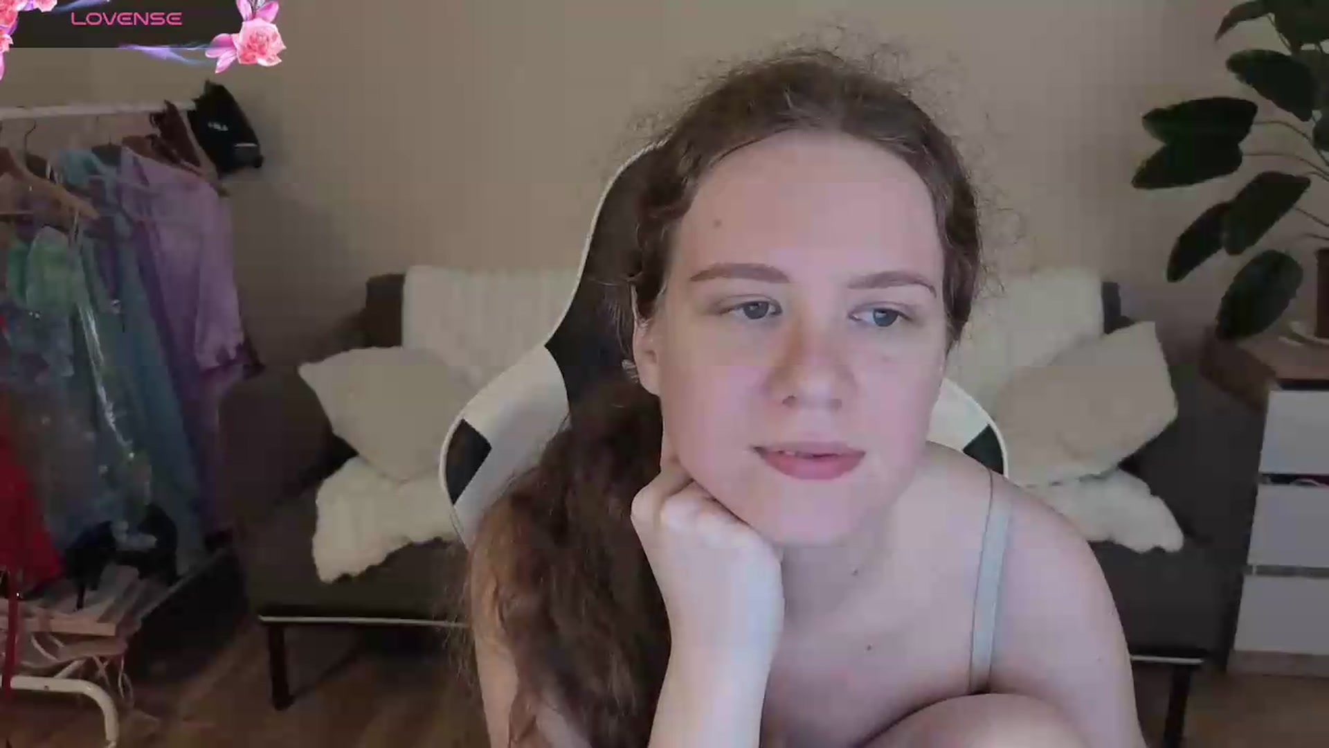 Gallery image thumbnail from BlueFlowerr's myfreecams stream on, 08/31/2026, 22:21 image 10 of 20