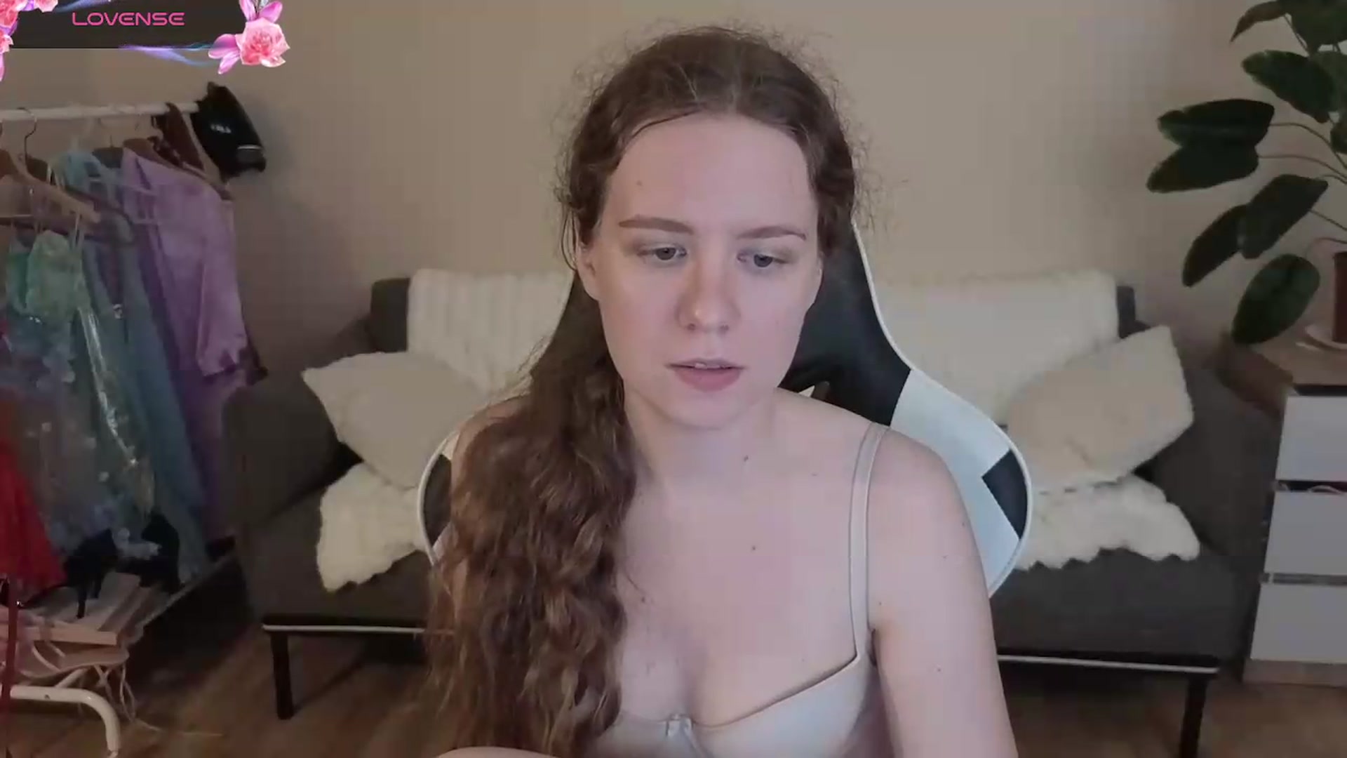 Gallery image thumbnail from BlueFlowerr's myfreecams stream on, 08/31/2026, 22:21 image 17 of 20