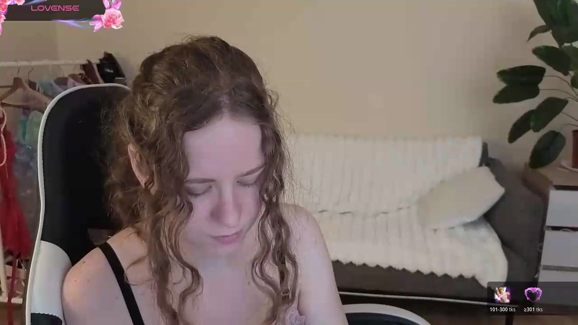 Gallery image thumbnail from BlueFlowerr's myfreecams stream on, 09/01/2026, 21:03 image 16 of 20