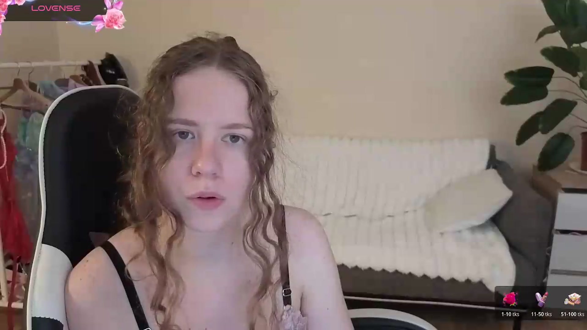 Gallery image thumbnail from BlueFlowerr's myfreecams stream on, 09/01/2026, 21:03 image 17 of 20