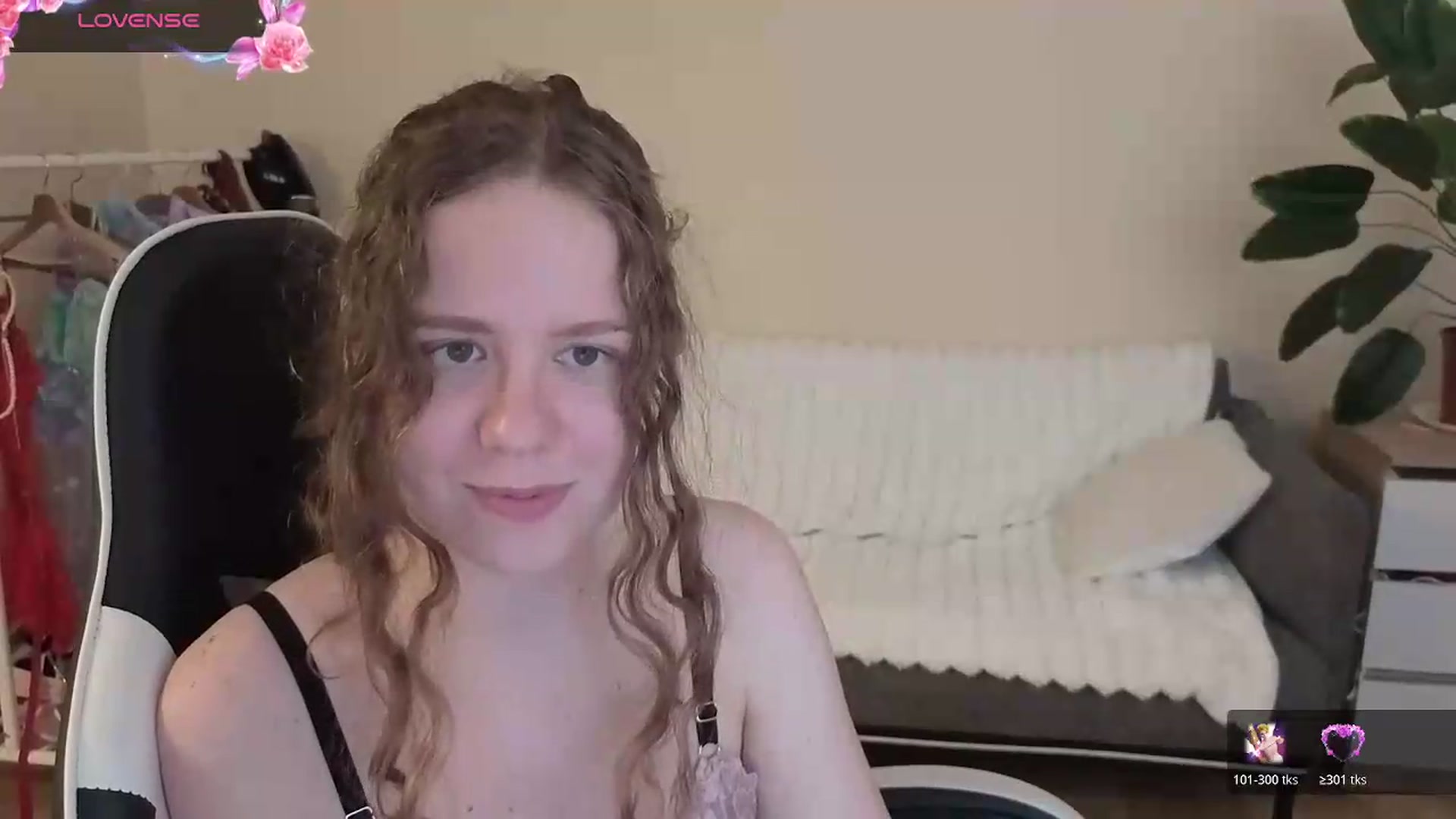Gallery image thumbnail from BlueFlowerr's myfreecams stream on, 09/01/2026, 21:03 image 15 of 20