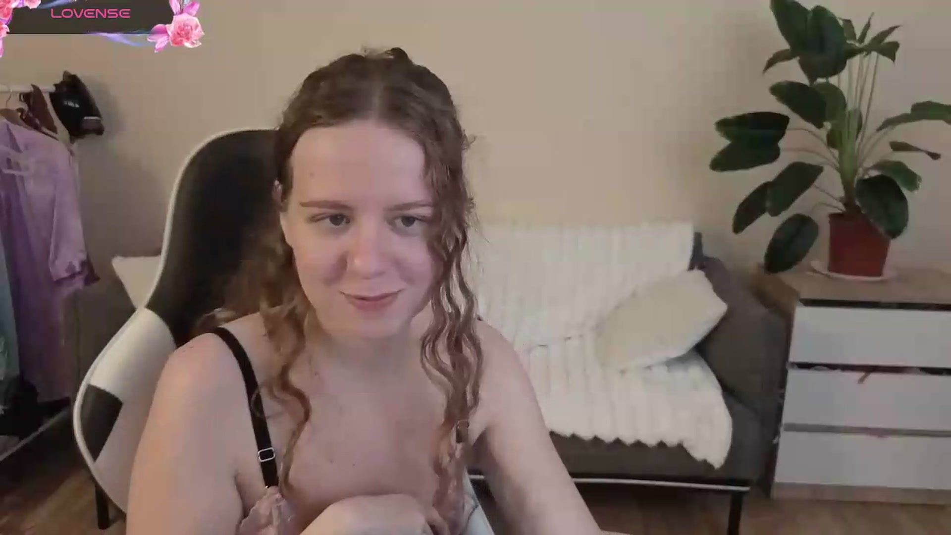 Gallery image thumbnail from BlueFlowerr's myfreecams stream on, 09/01/2026, 21:03 image 6 of 20