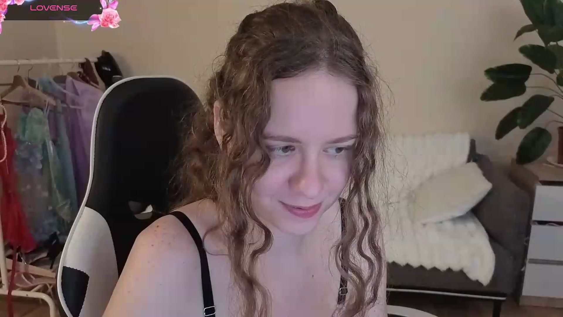Gallery image thumbnail from BlueFlowerr's myfreecams stream on, 09/01/2026, 21:03 image 9 of 20