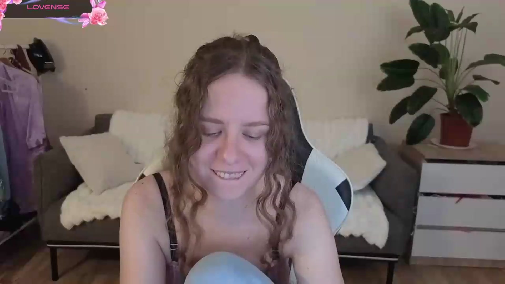 Gallery image thumbnail from BlueFlowerr's myfreecams stream on, 09/01/2026, 21:03 image 4 of 20