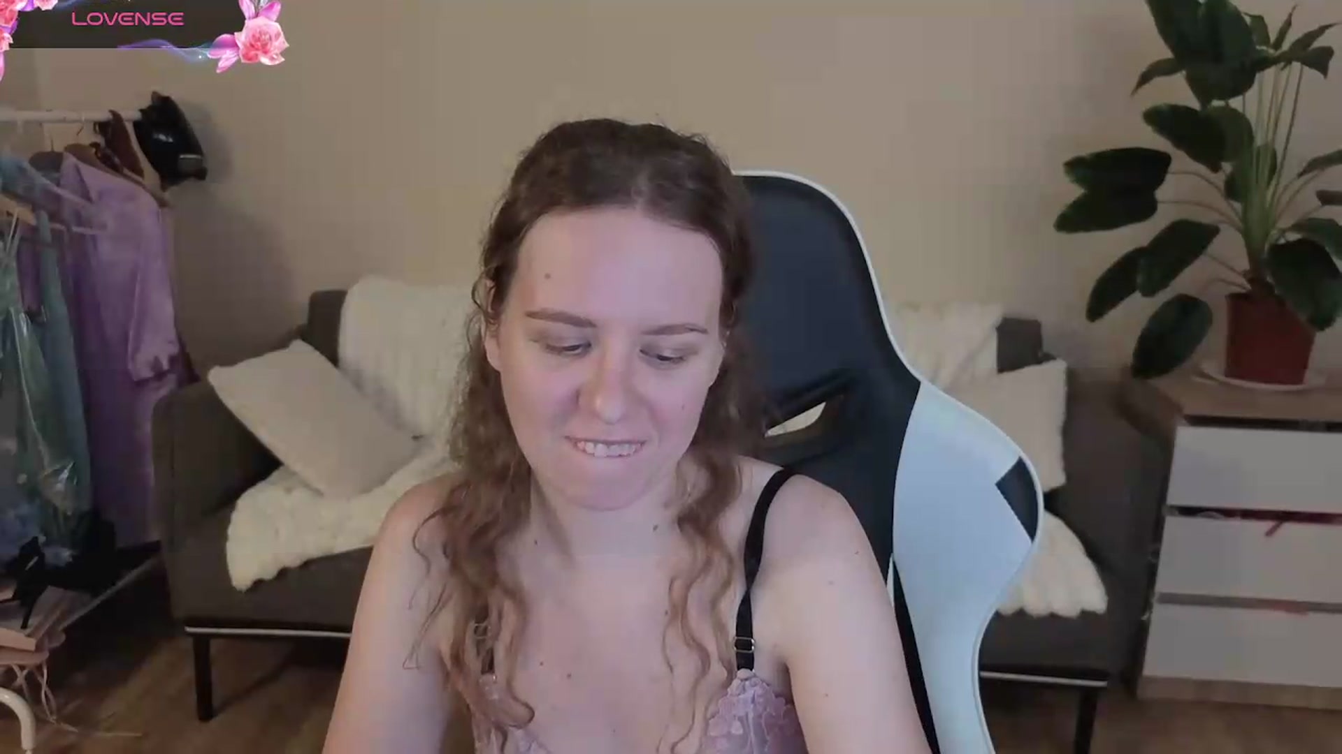 Gallery image thumbnail from BlueFlowerr's myfreecams stream on, 09/01/2026, 22:58 image 6 of 20